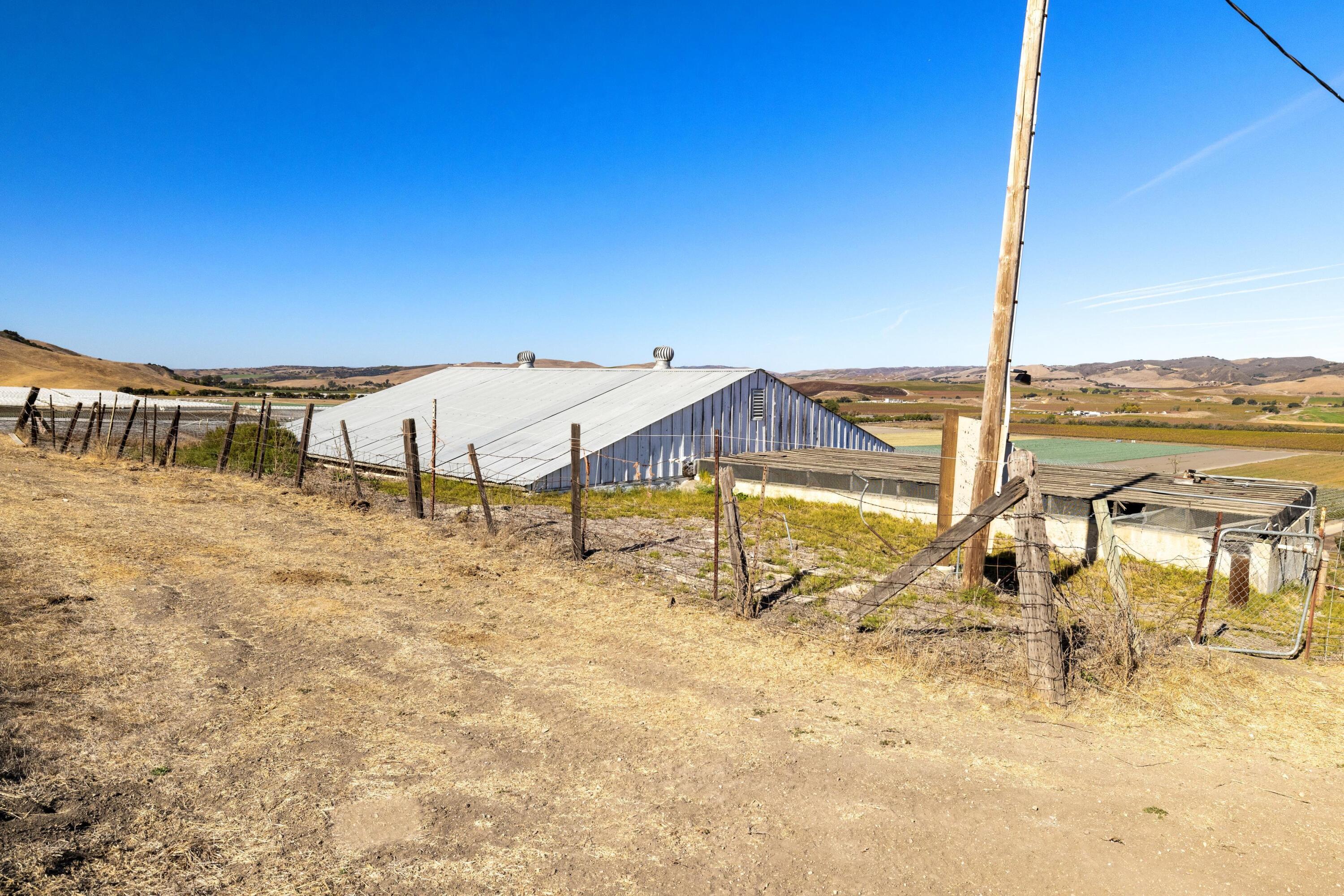 Los Alamos, California 93440, United States, 3 Bedrooms Bedrooms, ,2 BathroomsBathrooms,Residential,Active,41595