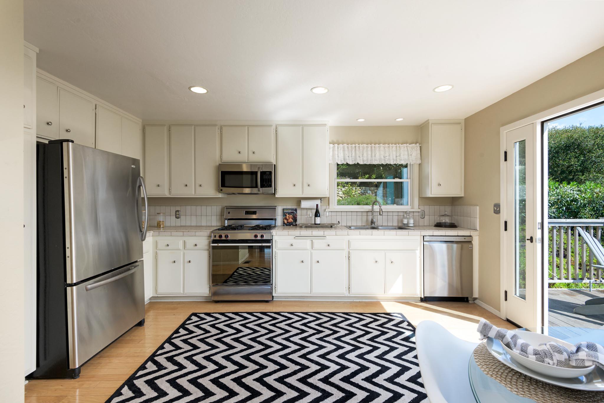 Santa Barbara, California 93108, United States, 3 Bedrooms Bedrooms, ,2 BathroomsBathrooms,Residential,Active,201200