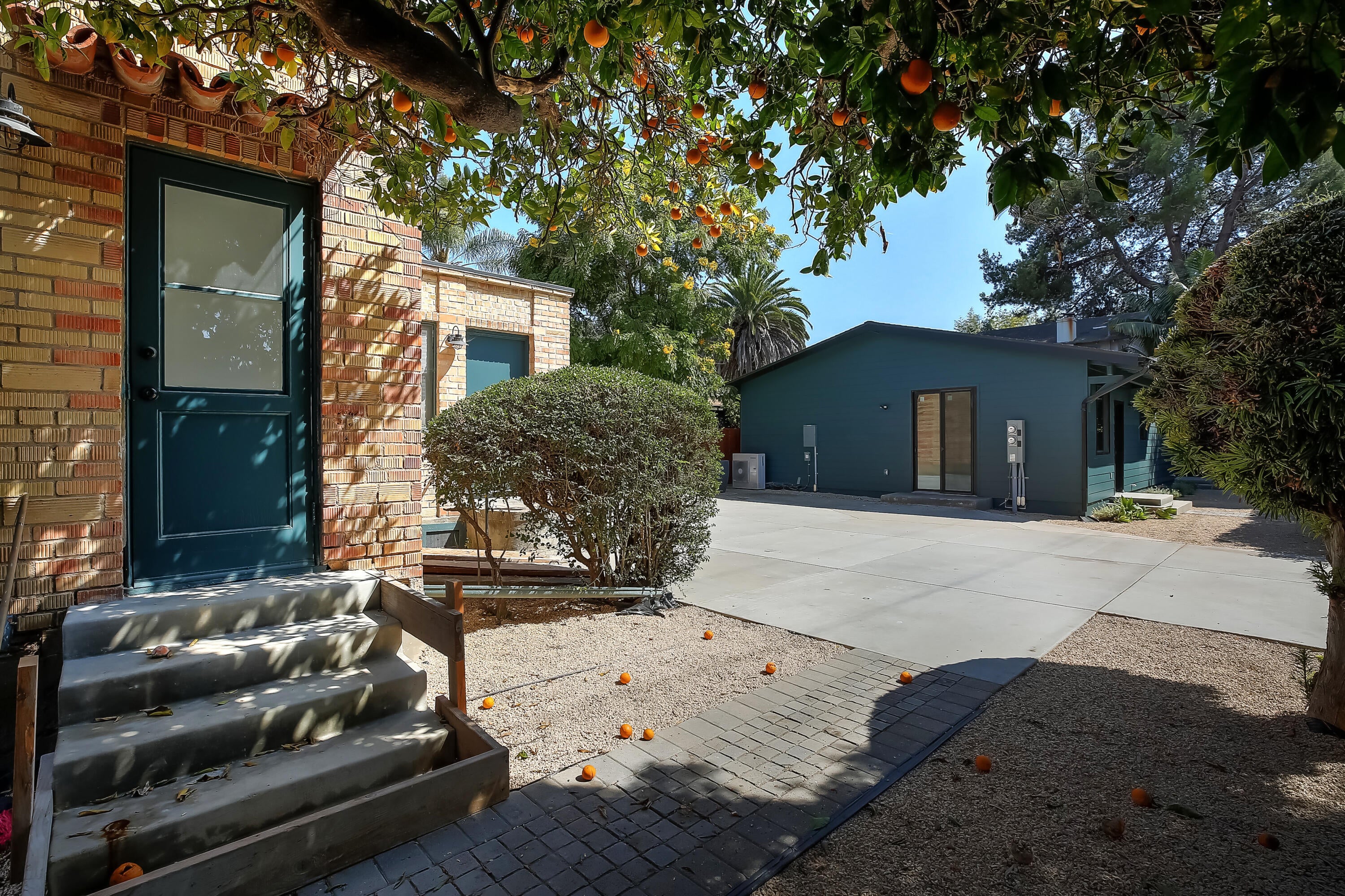 102 S Voluntario Street