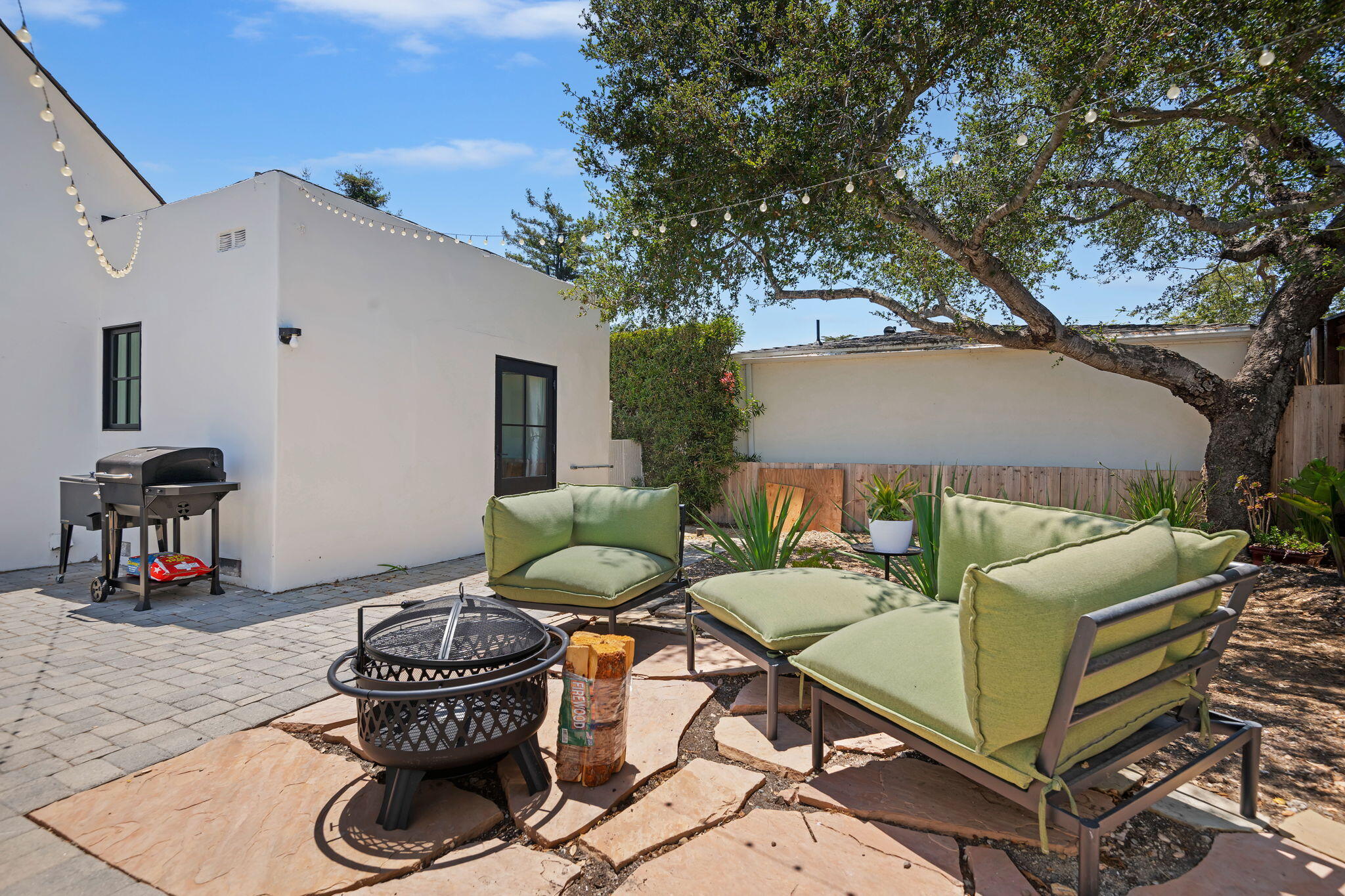 Santa Barbara, California 93105, United States, 4 Bedrooms Bedrooms, ,3 BathroomsBathrooms,Residential,Active,169308