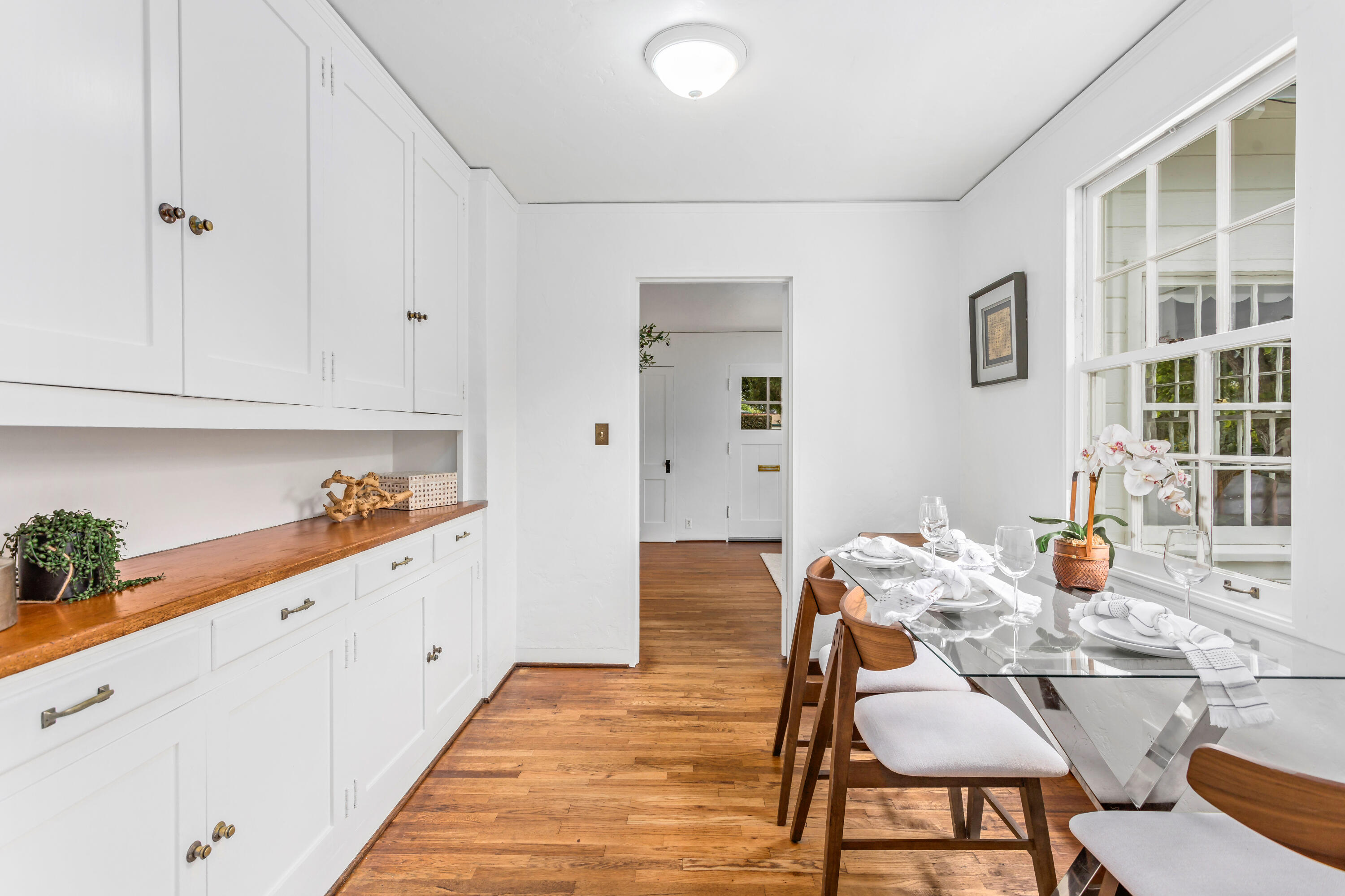 Santa Barbara, California 93101, United States, 3 Bedrooms Bedrooms, ,1 BathroomBathrooms,Residential,Active,152338