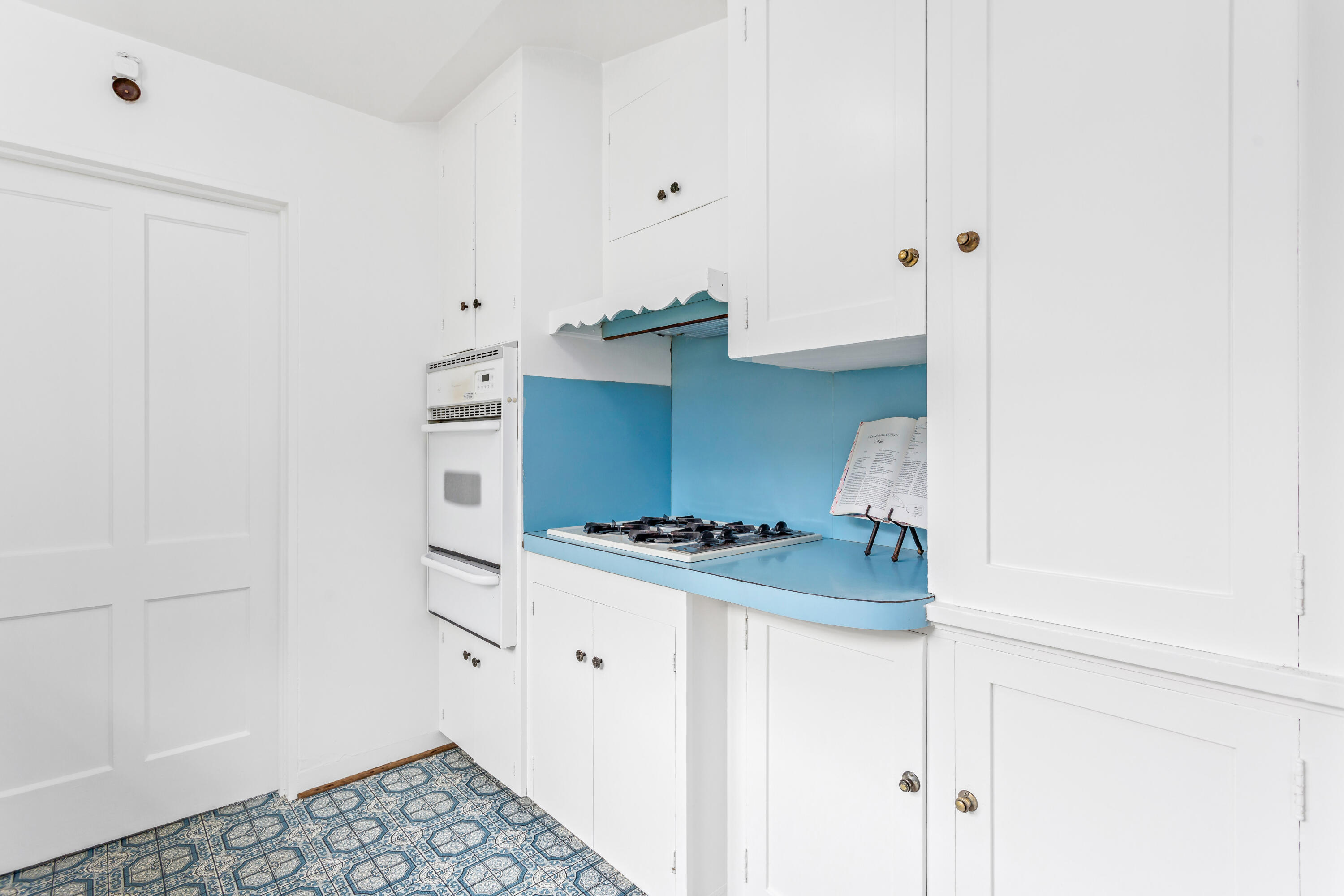 Santa Barbara, California 93101, United States, 3 Bedrooms Bedrooms, ,1 BathroomBathrooms,Residential,Active,152338