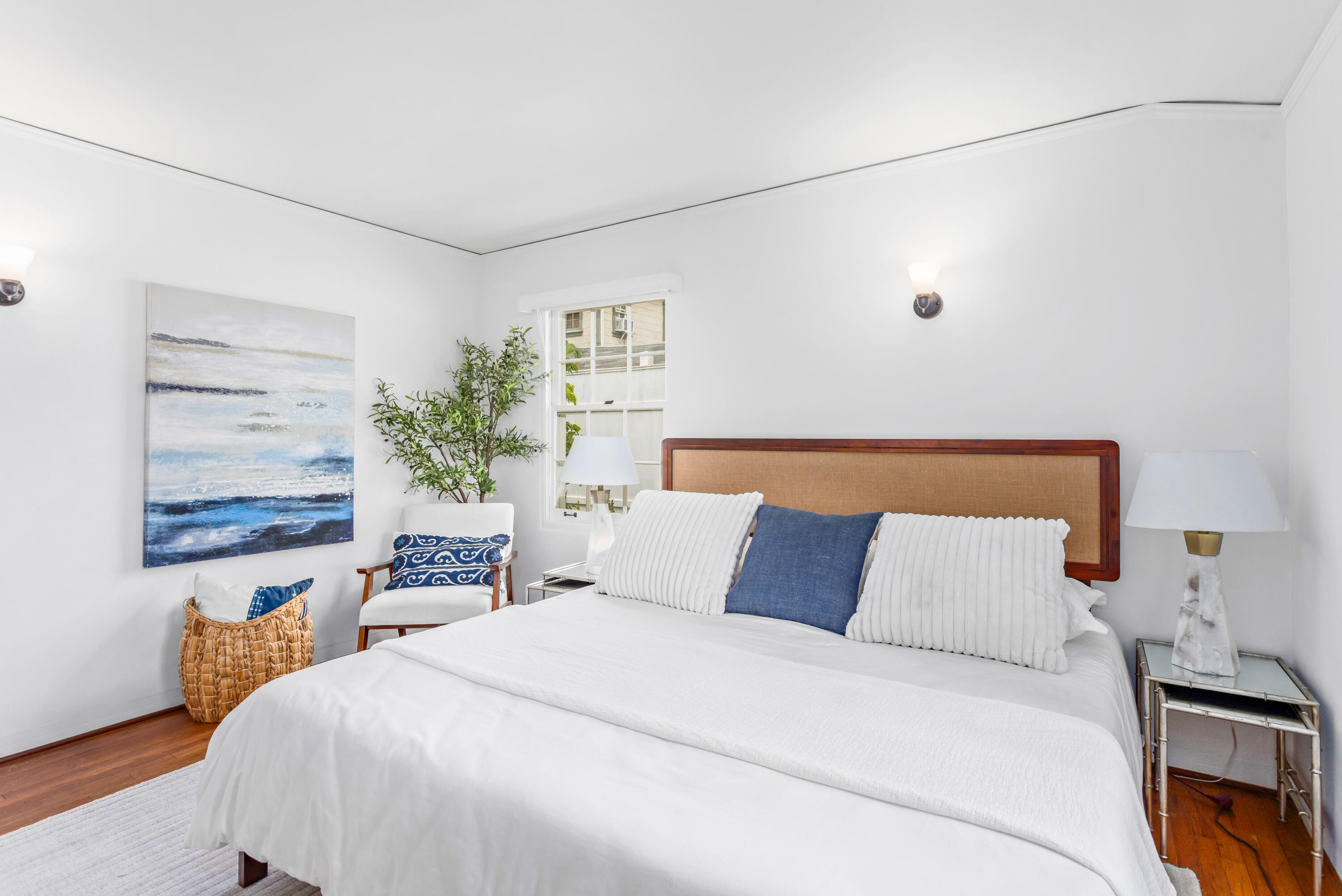 Santa Barbara, California 93101, United States, 3 Bedrooms Bedrooms, ,1 BathroomBathrooms,Residential,Active,152338