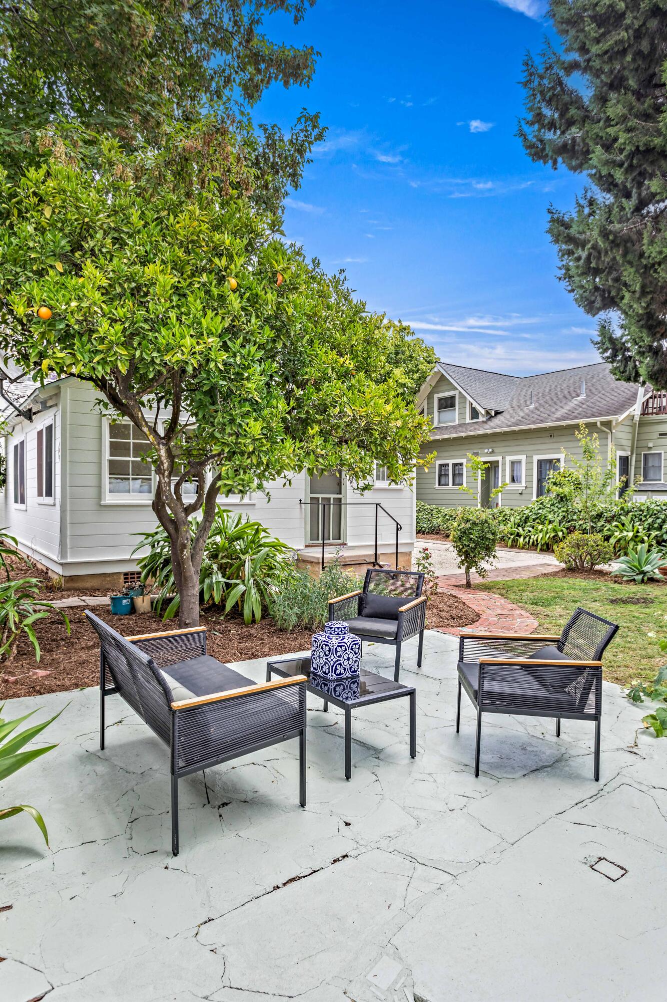 Santa Barbara, California 93101, United States, 3 Bedrooms Bedrooms, ,1 BathroomBathrooms,Residential,Active,152338