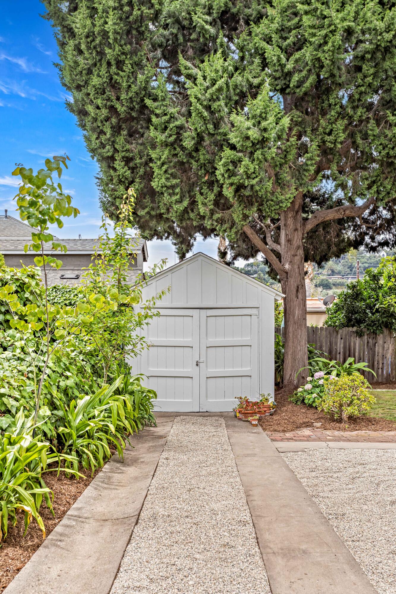 Santa Barbara, California 93101, United States, 3 Bedrooms Bedrooms, ,1 BathroomBathrooms,Residential,Active,152338