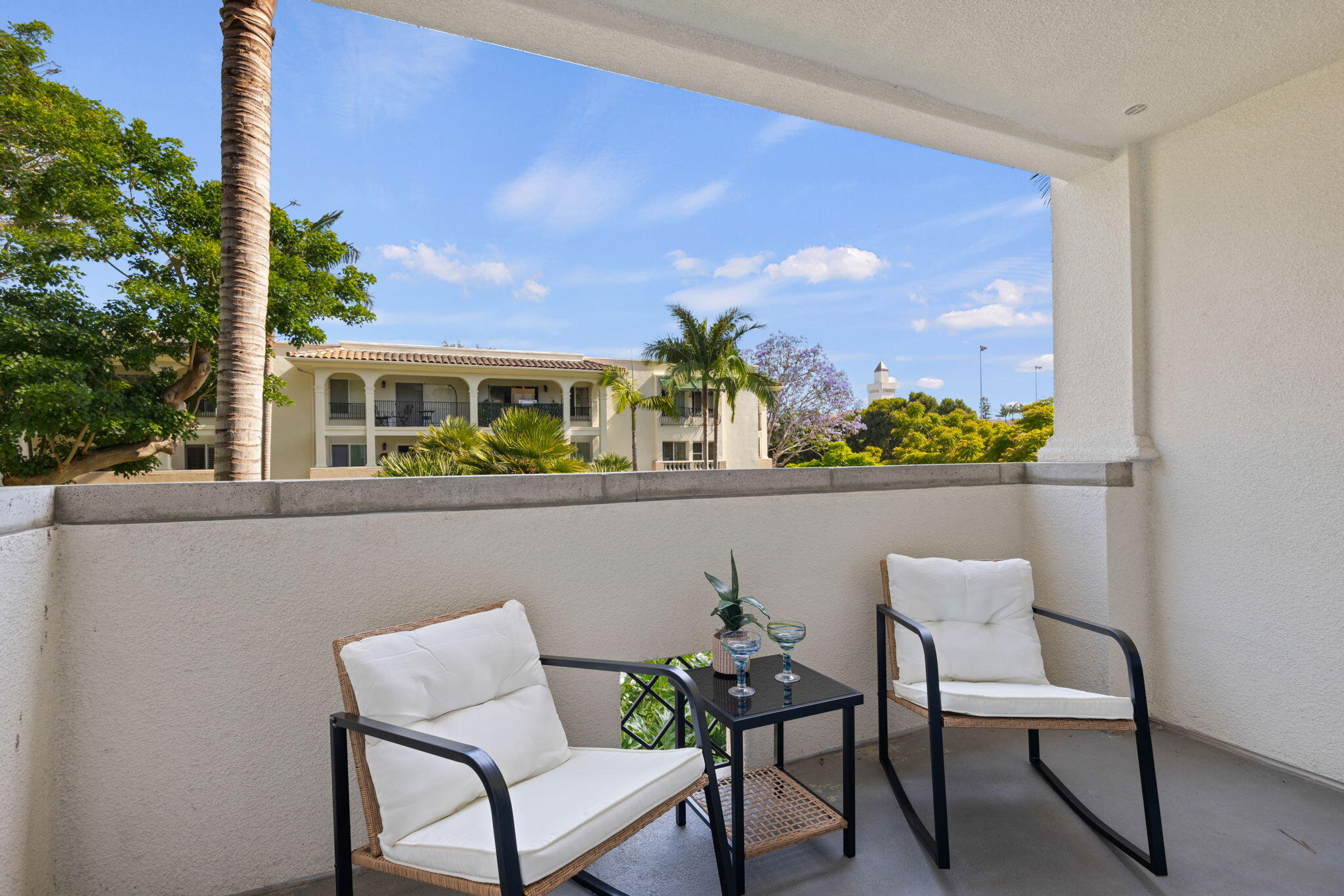 Santa Barbara, California 93103, United States, 1 Bedroom Bedrooms, ,1 BathroomBathrooms,Residential,Pending,158276