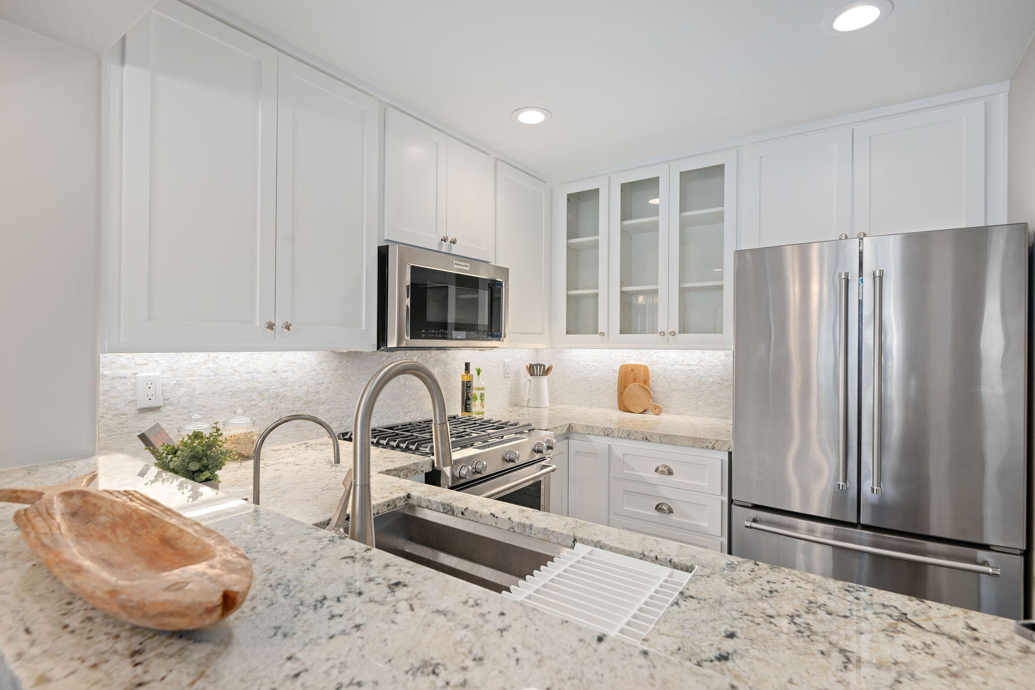 Santa Barbara, California 93103, United States, 1 Bedroom Bedrooms, ,1 BathroomBathrooms,Residential,Pending,158276