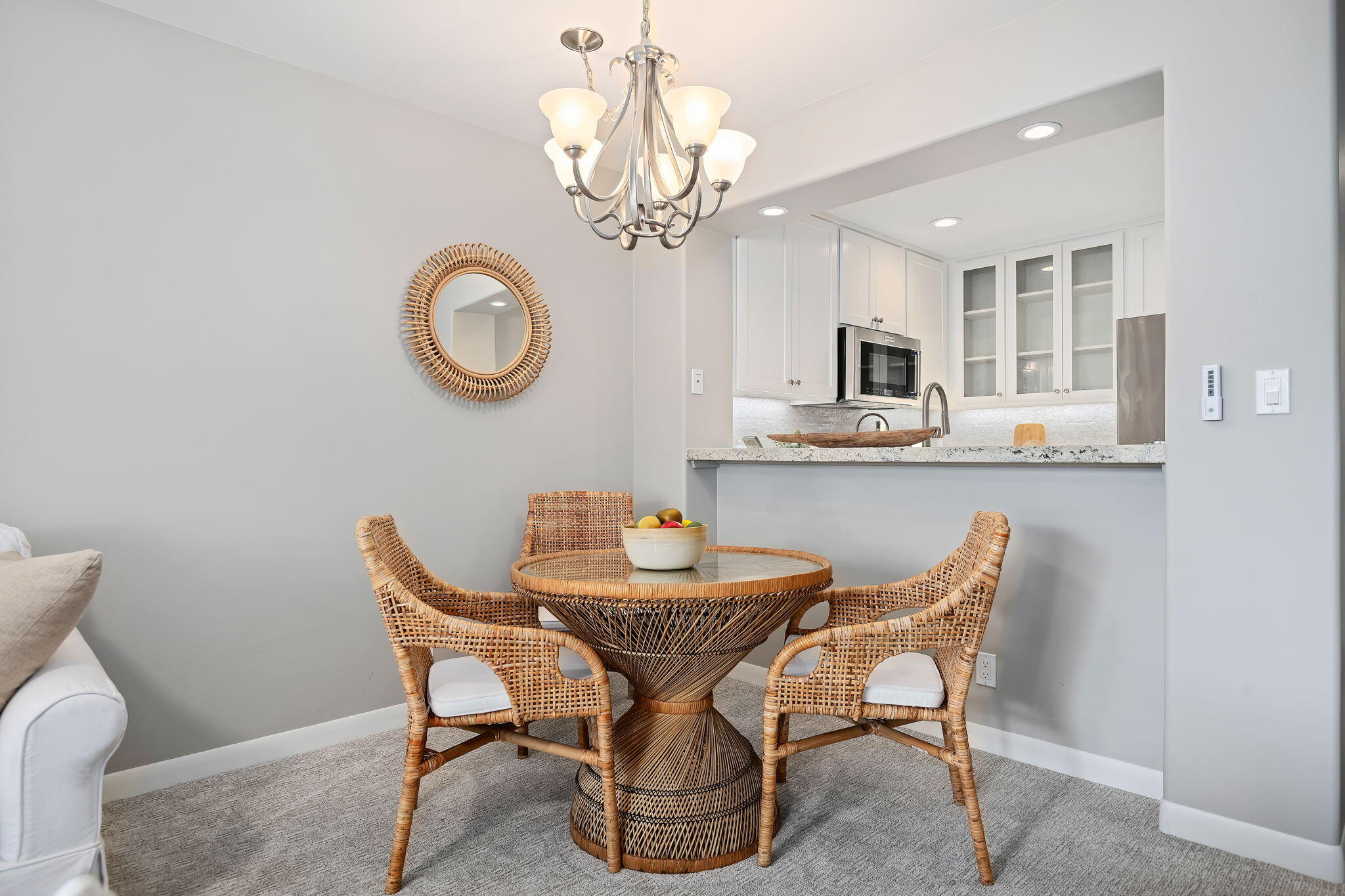 Santa Barbara, California 93103, United States, 1 Bedroom Bedrooms, ,1 BathroomBathrooms,Residential,Pending,158276