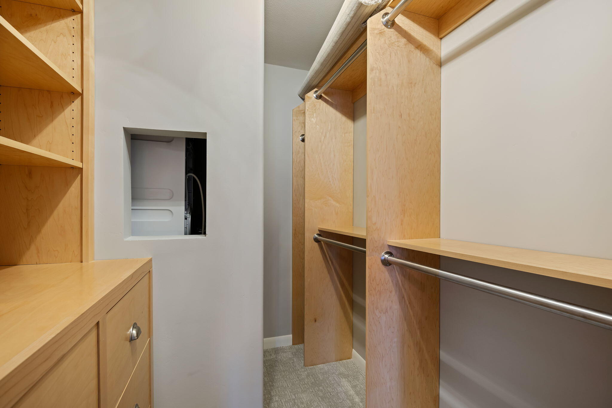 Santa Barbara, California 93103, United States, 1 Bedroom Bedrooms, ,1 BathroomBathrooms,Residential,Pending,158276