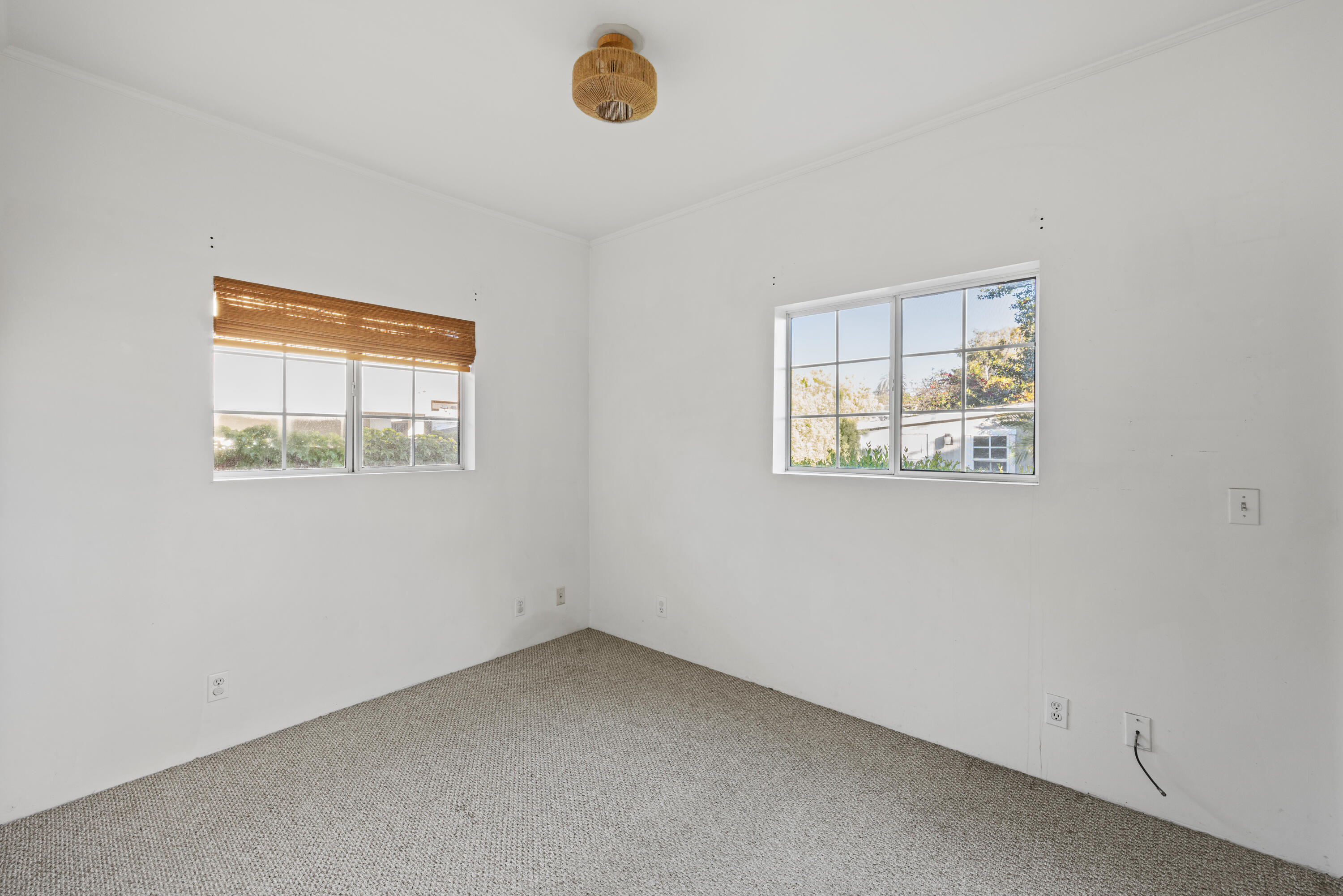 Santa Barbara, California 93101, United States, 5 Bedrooms Bedrooms, ,3 BathroomsBathrooms,Residential,Pending,100227