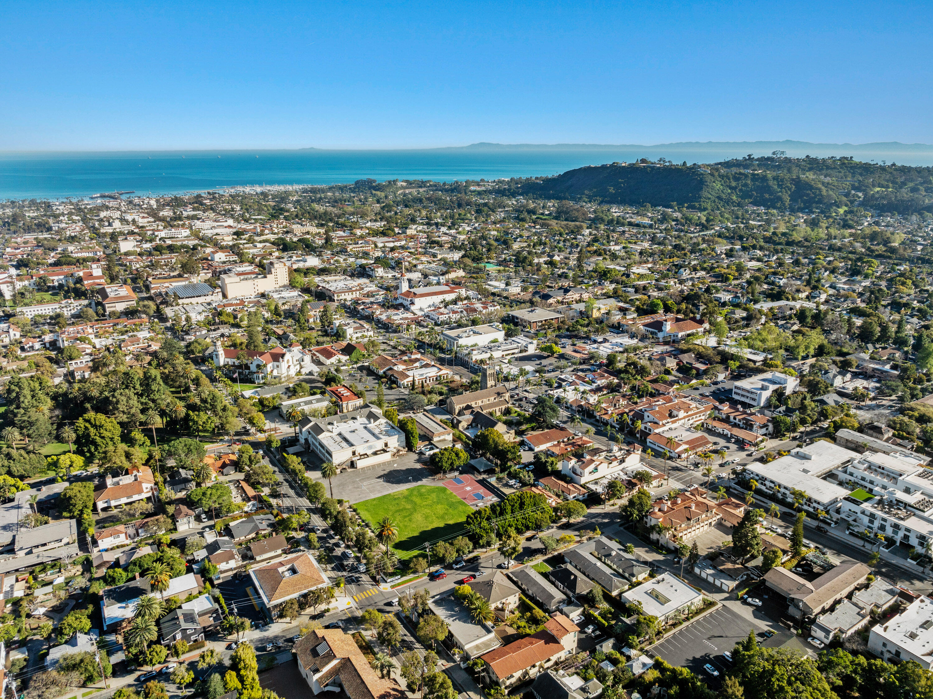 Santa Barbara, California 93101, United States, 5 Bedrooms Bedrooms, ,3 BathroomsBathrooms,Residential,Pending,100227