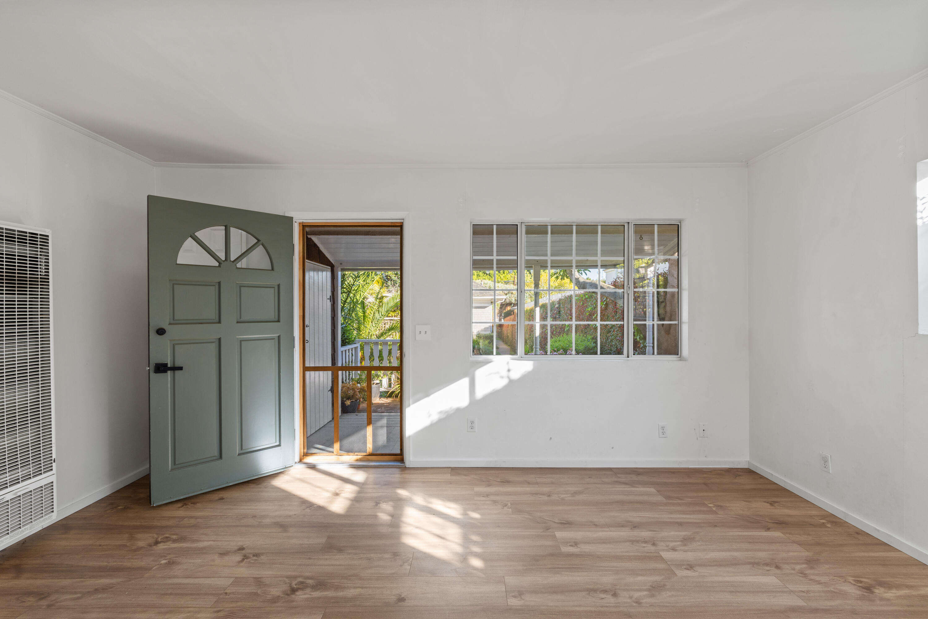 Santa Barbara, California 93101, United States, 5 Bedrooms Bedrooms, ,3 BathroomsBathrooms,Residential,Pending,100227