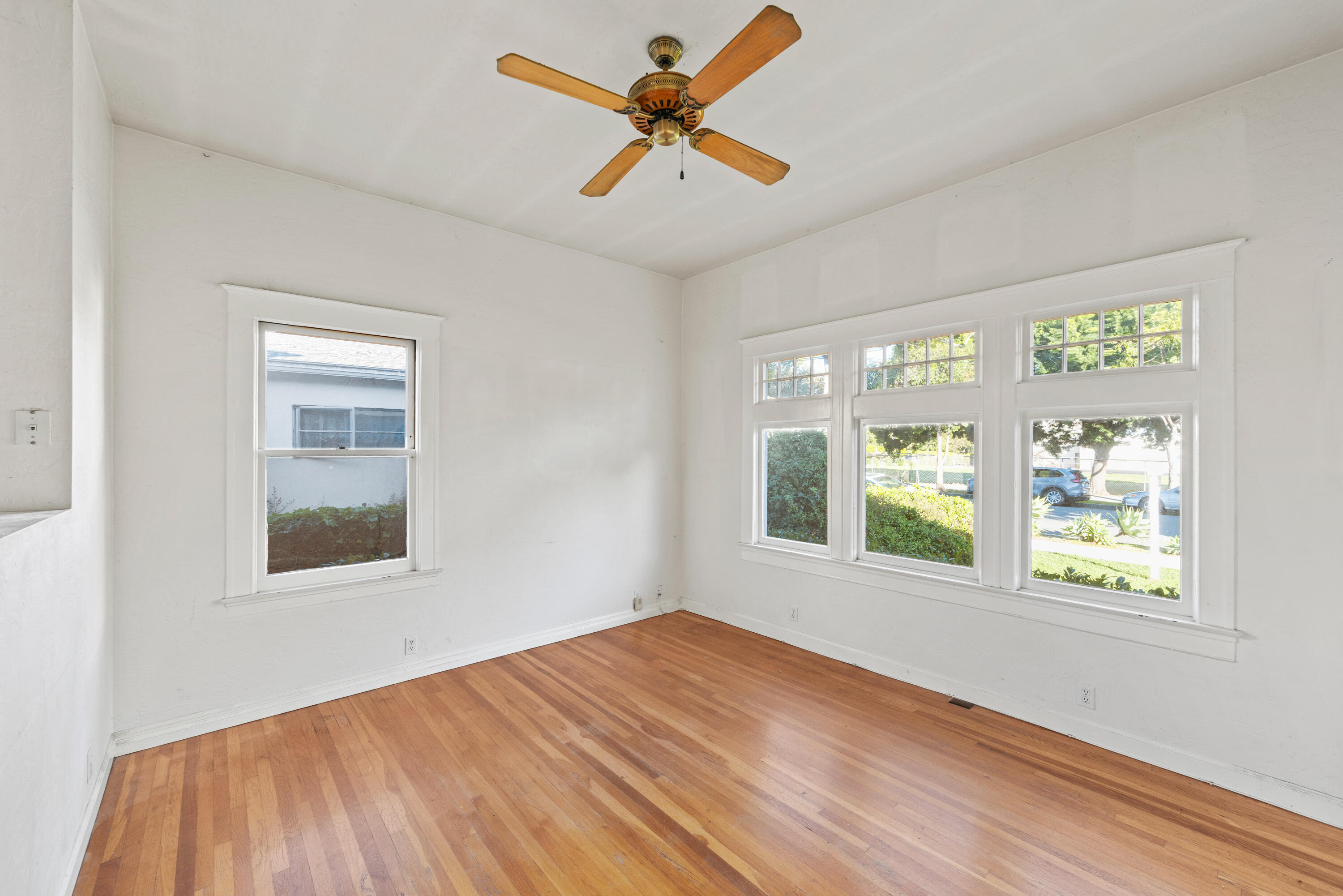 Santa Barbara, California 93101, United States, 5 Bedrooms Bedrooms, ,3 BathroomsBathrooms,Residential,Pending,100227