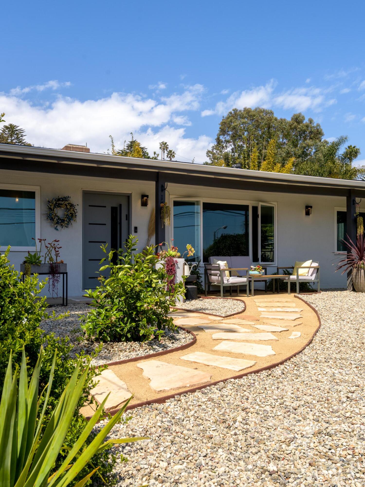 Santa Barbara, California 93109, United States, 3 Bedrooms Bedrooms, ,3 BathroomsBathrooms,Residential,Pending,129563