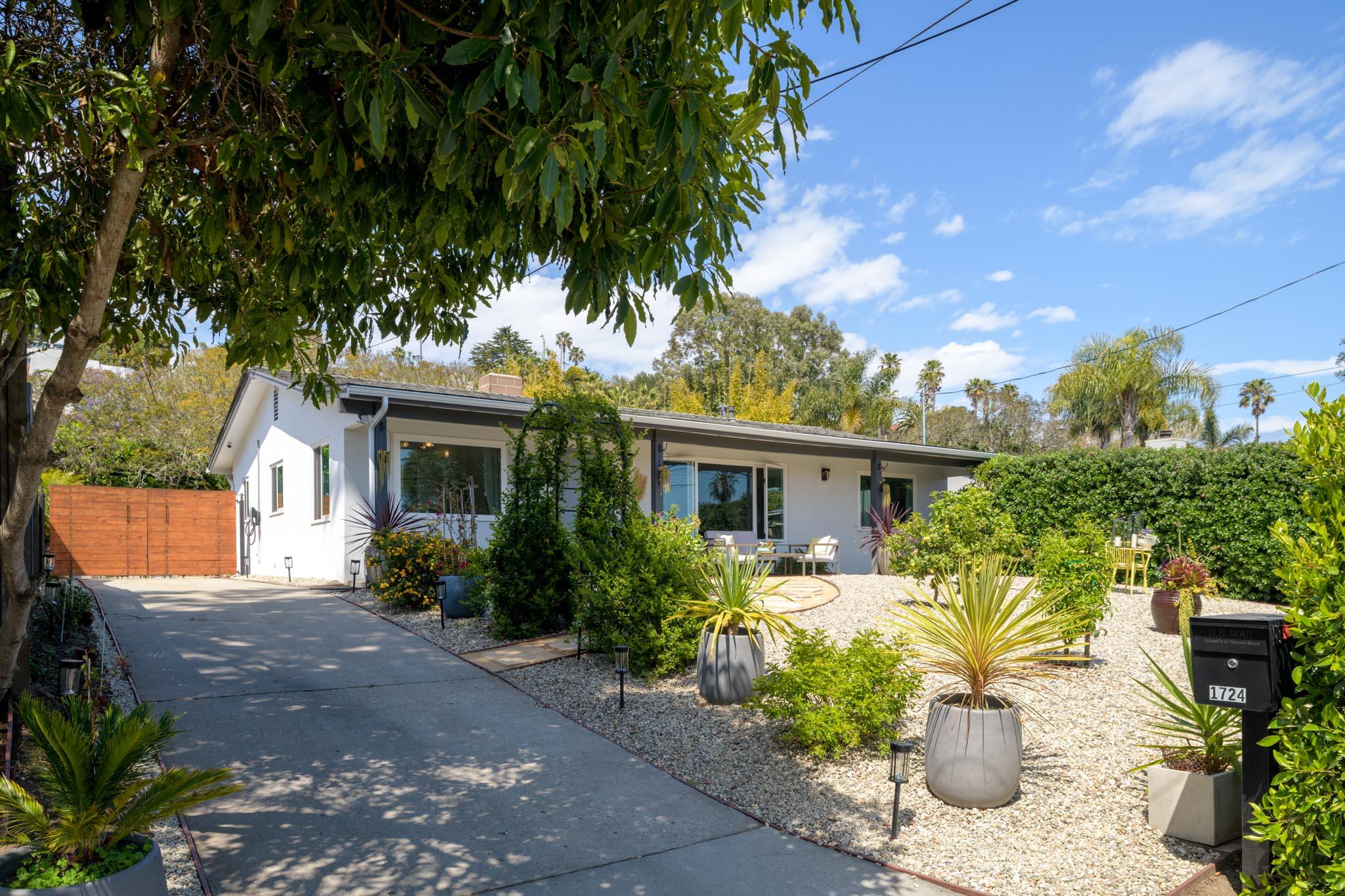 Santa Barbara, California 93109, United States, 3 Bedrooms Bedrooms, ,3 BathroomsBathrooms,Residential,Pending,129563