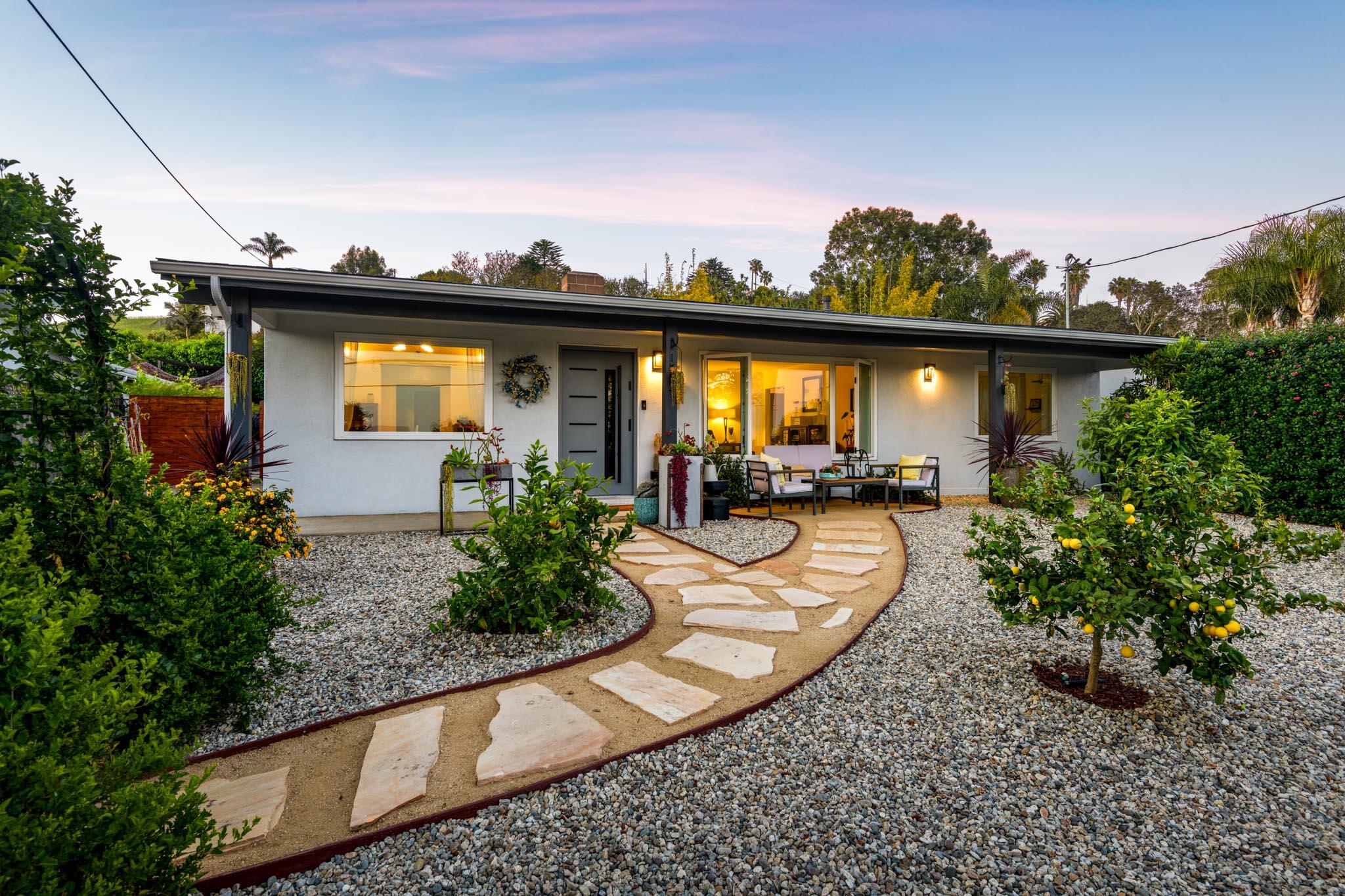 Santa Barbara, California 93109, United States, 3 Bedrooms Bedrooms, ,3 BathroomsBathrooms,Residential,Pending,129563