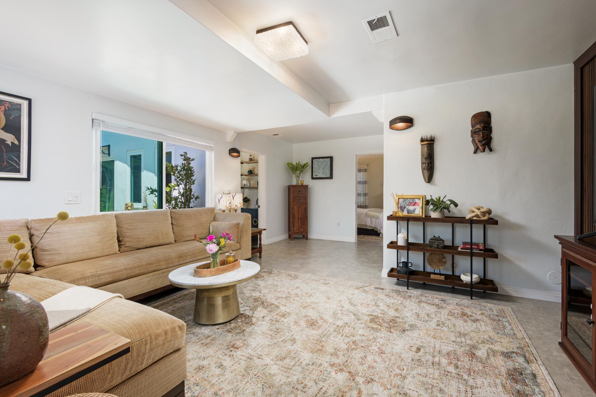 Santa Barbara, California 93109, United States, 3 Bedrooms Bedrooms, ,3 BathroomsBathrooms,Residential,Pending,129563