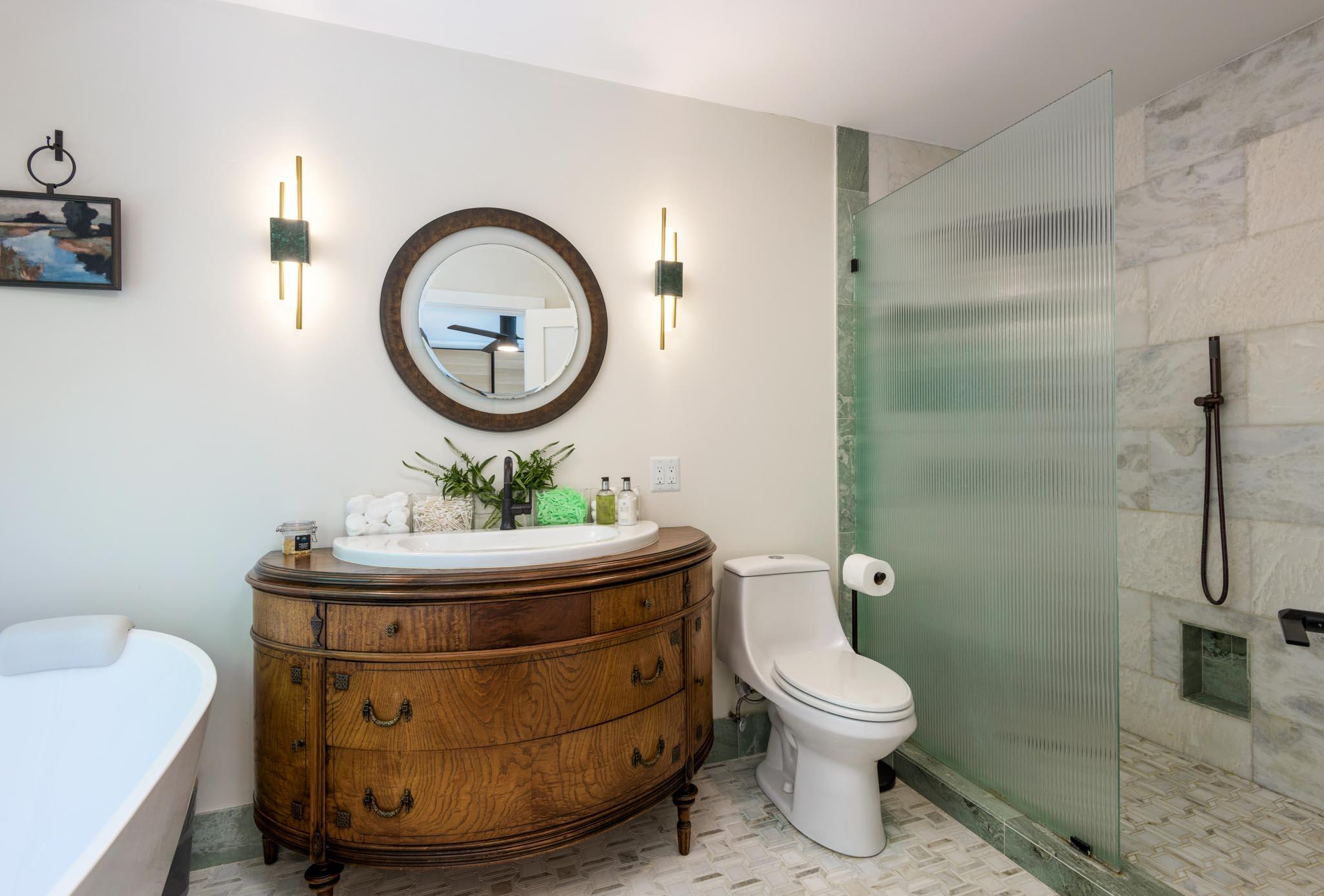 Santa Barbara, California 93109, United States, 3 Bedrooms Bedrooms, ,3 BathroomsBathrooms,Residential,Pending,129563