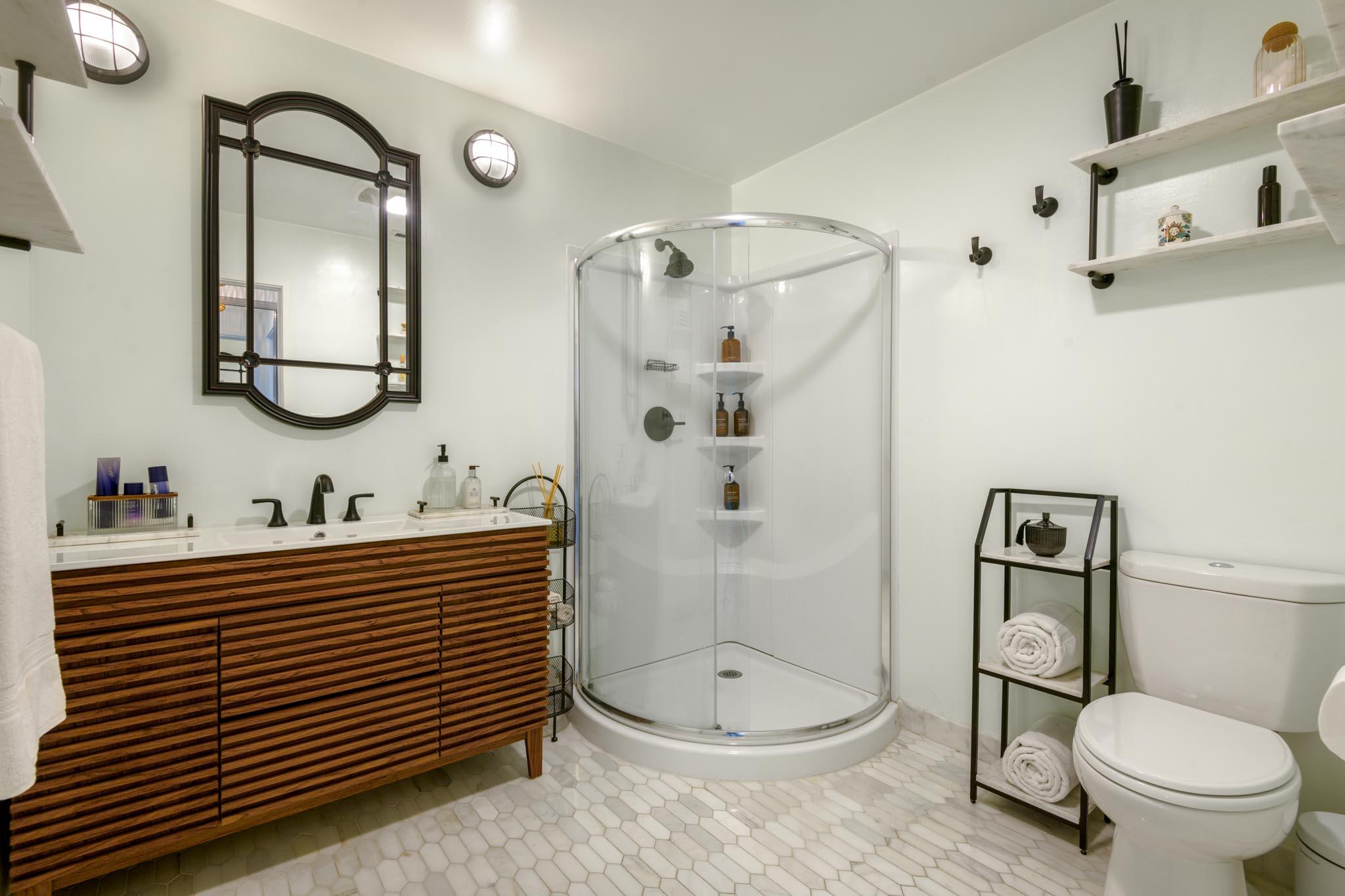 Santa Barbara, California 93109, United States, 3 Bedrooms Bedrooms, ,3 BathroomsBathrooms,Residential,Pending,129563