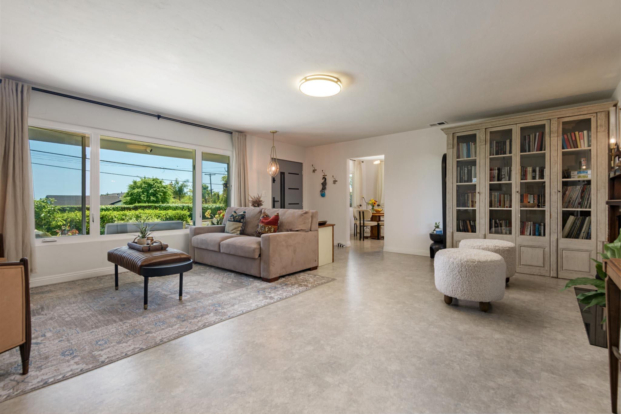 Santa Barbara, California 93109, United States, 3 Bedrooms Bedrooms, ,3 BathroomsBathrooms,Residential,Pending,129563