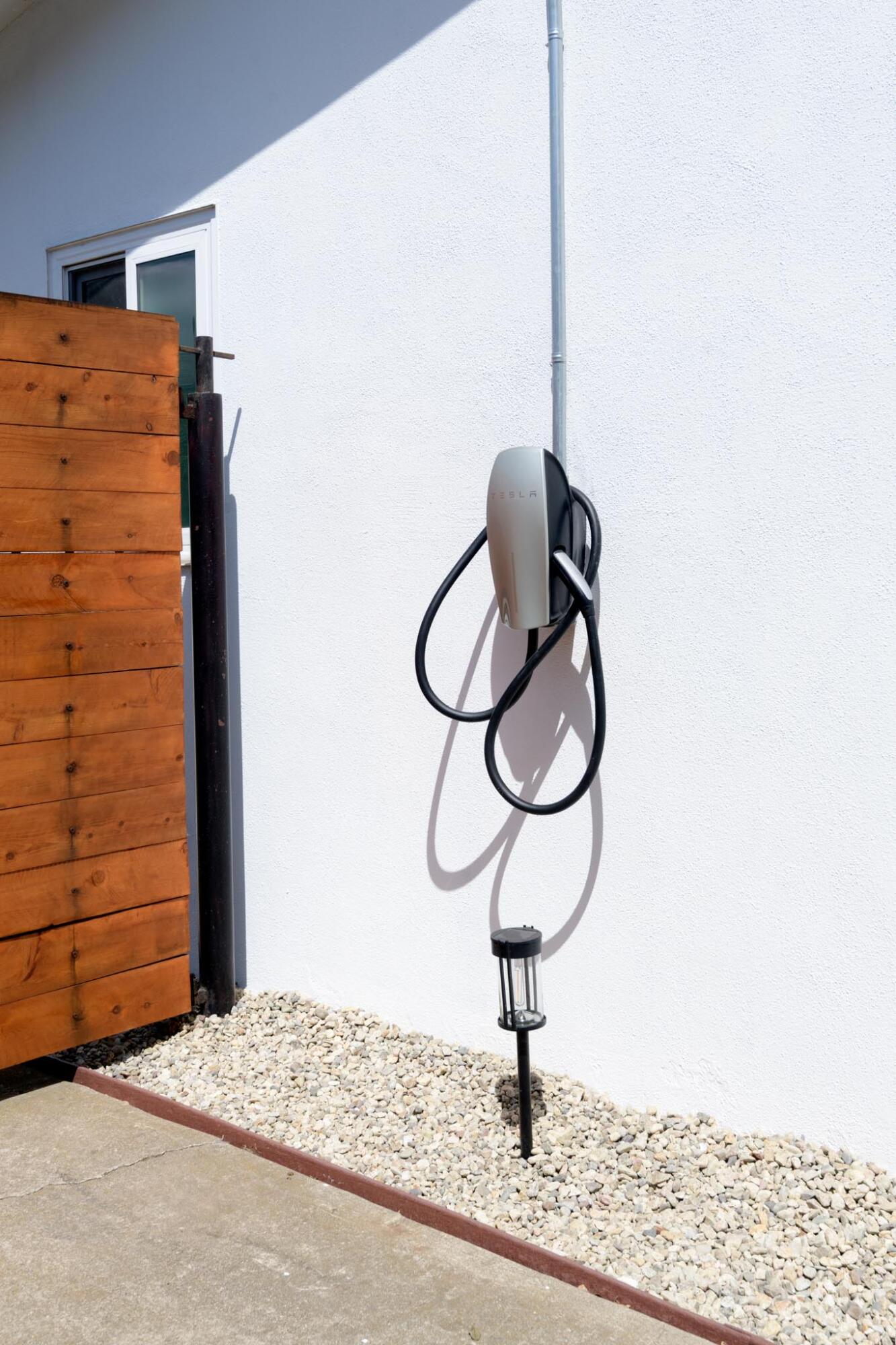 Santa Barbara, California 93109, United States, 3 Bedrooms Bedrooms, ,3 BathroomsBathrooms,Residential,Pending,129563