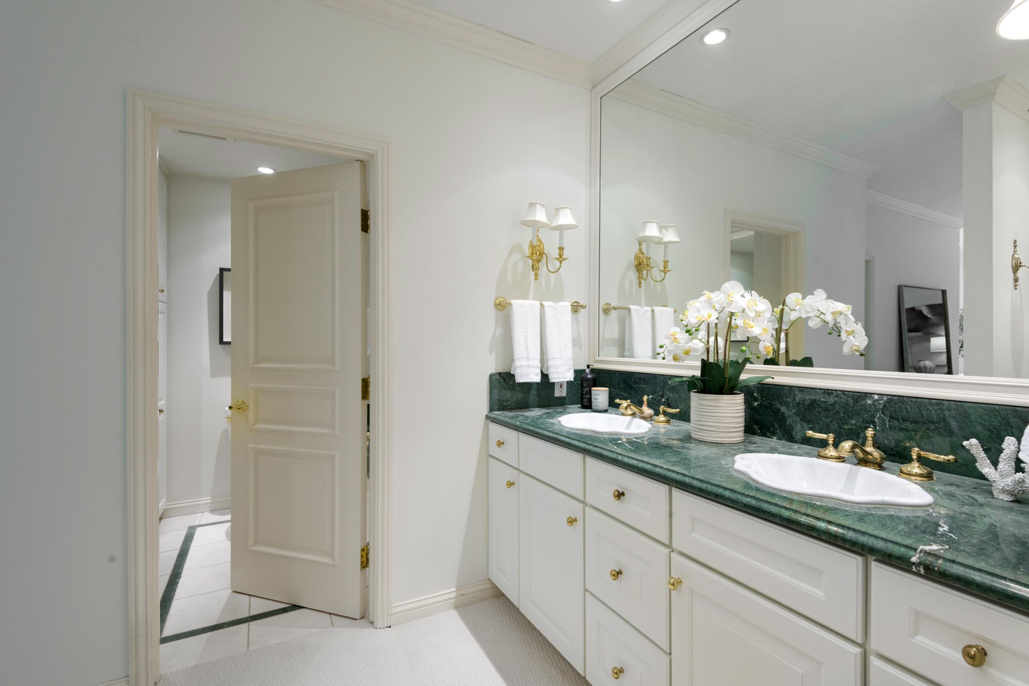 Montecito, California 93108, United States, 2 Bedrooms Bedrooms, ,2 BathroomsBathrooms,Residential,Active,143593