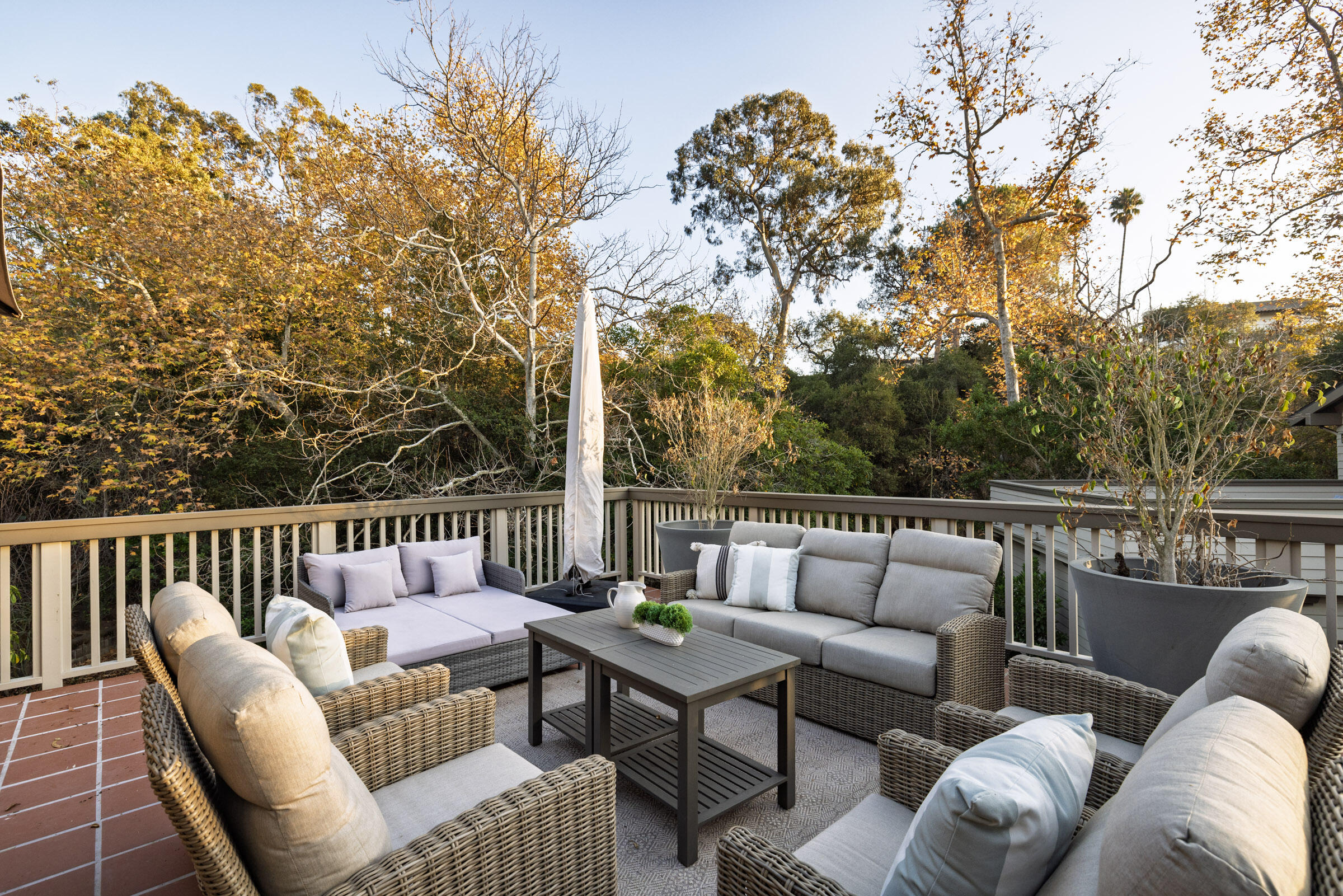 Santa Barbara, California 93105, United States, 3 Bedrooms Bedrooms, ,2 BathroomsBathrooms,Residential,Pending,109961