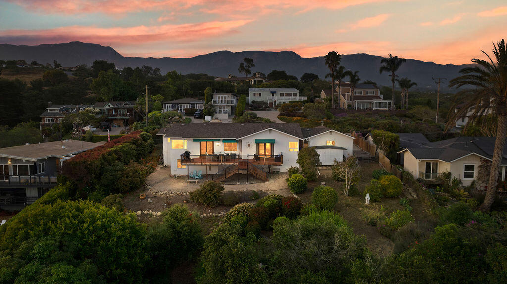 Summerland, California 93067, United States, 3 Bedrooms Bedrooms, ,3 BathroomsBathrooms,Residential,Active,16955