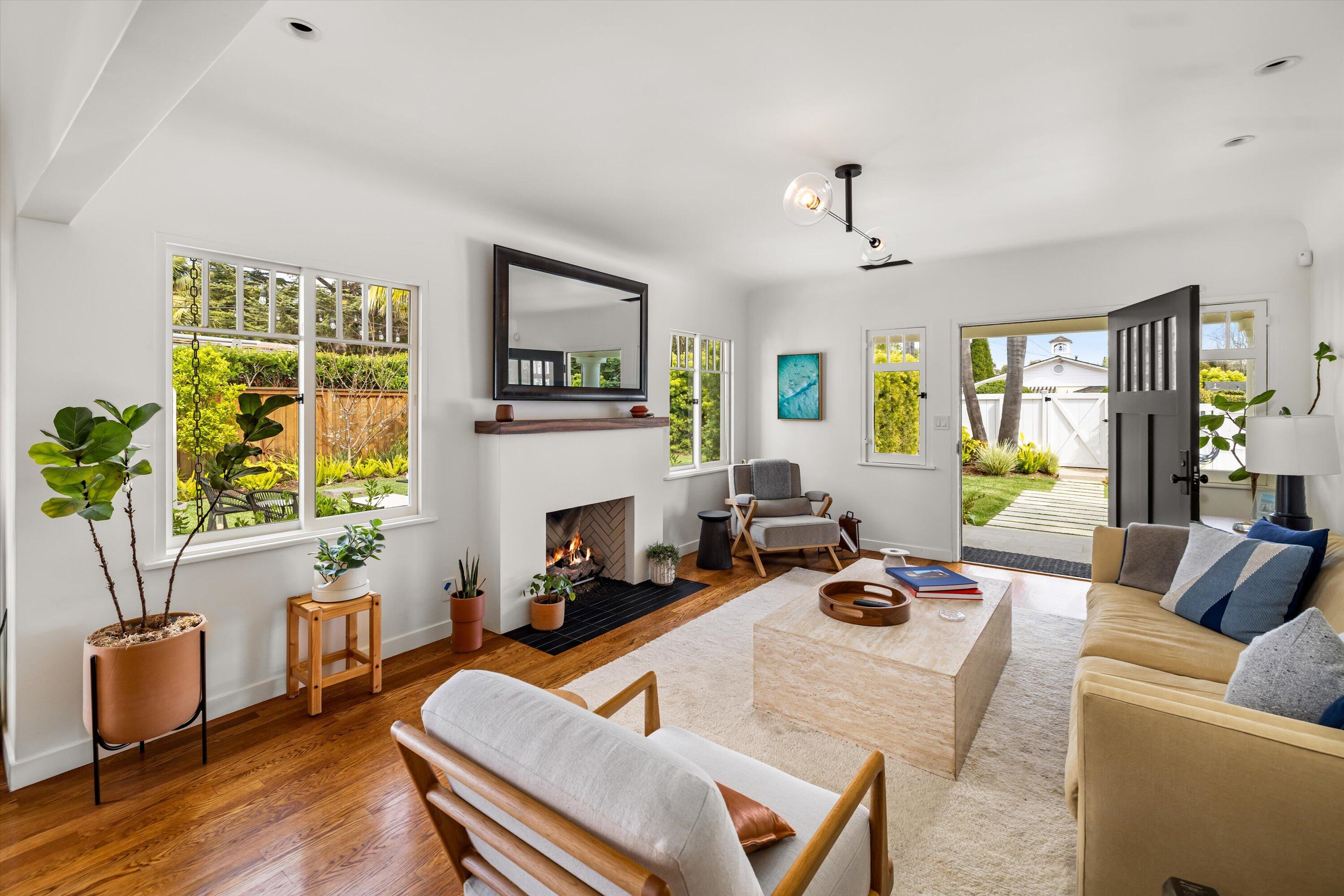 Montecito, California 93108, United States, 5 Bedrooms Bedrooms, ,5 BathroomsBathrooms,Residential,Active,103328