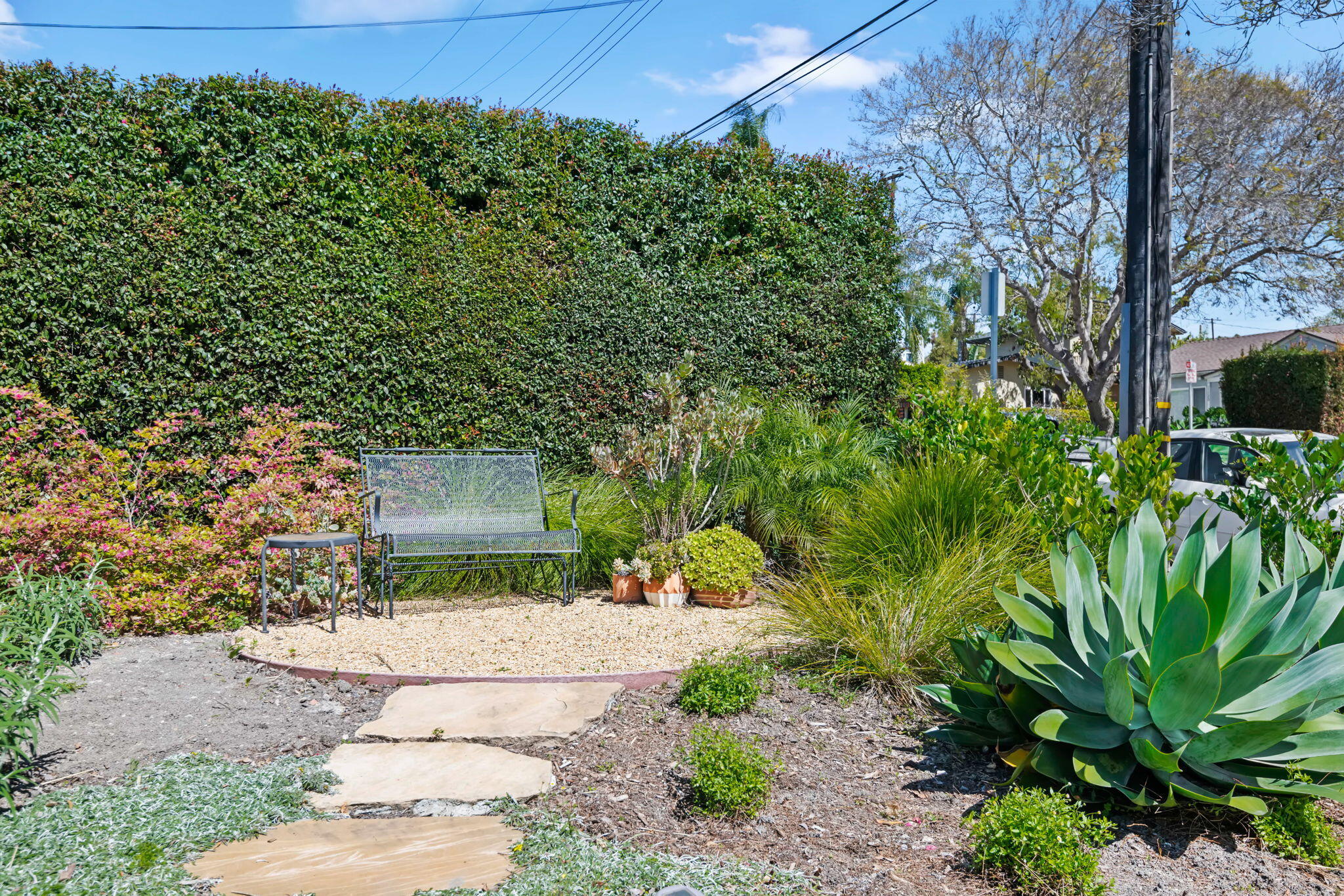 Santa Barbara, California 93103, United States, 2 Bedrooms Bedrooms, ,1 BathroomBathrooms,Residential,Pending,94230