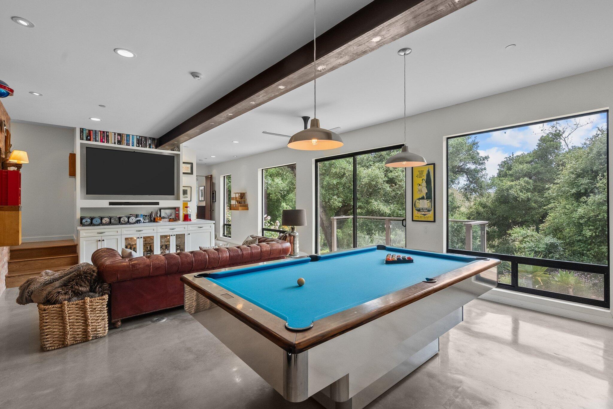 Goleta, California 93117, United States, 5 Bedrooms Bedrooms, ,5 BathroomsBathrooms,Residential,Active,103844