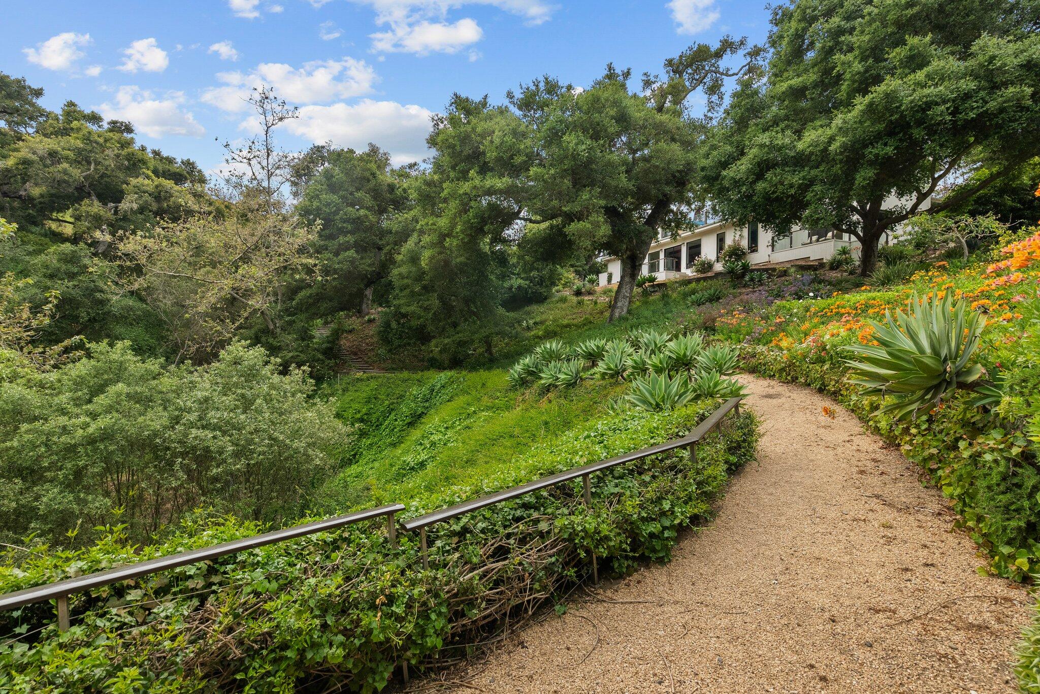 Goleta, California 93117, United States, 5 Bedrooms Bedrooms, ,5 BathroomsBathrooms,Residential,Active,103844