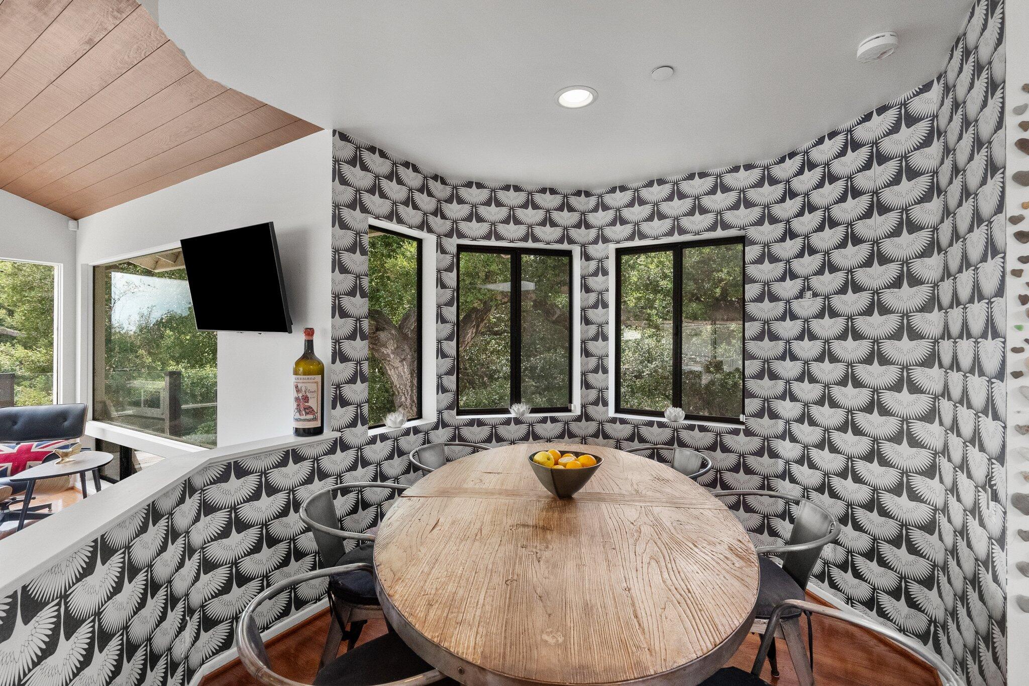 Goleta, California 93117, United States, 5 Bedrooms Bedrooms, ,5 BathroomsBathrooms,Residential,Active,103844