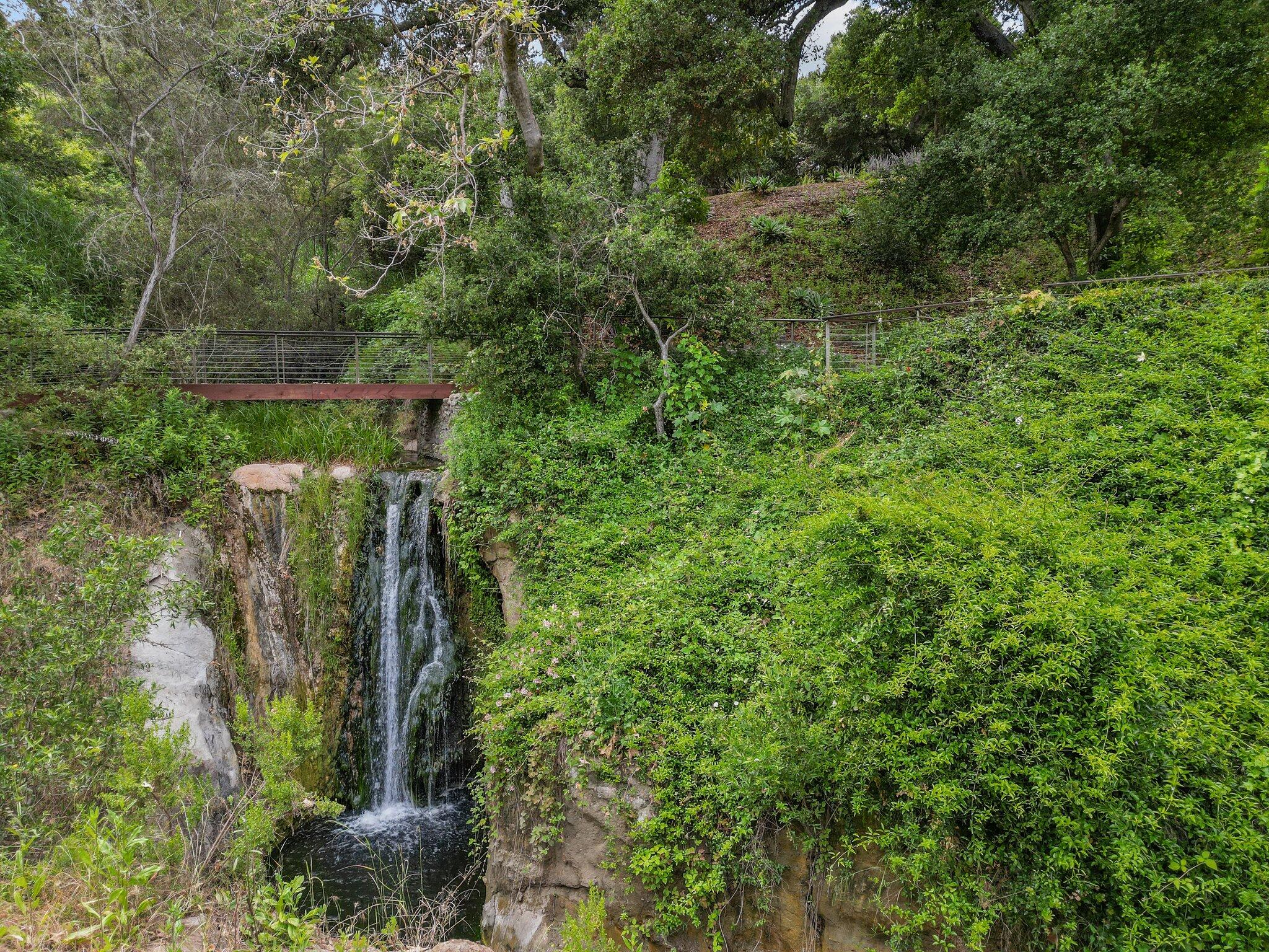 Goleta, California 93117, United States, 5 Bedrooms Bedrooms, ,5 BathroomsBathrooms,Residential,Active,103844