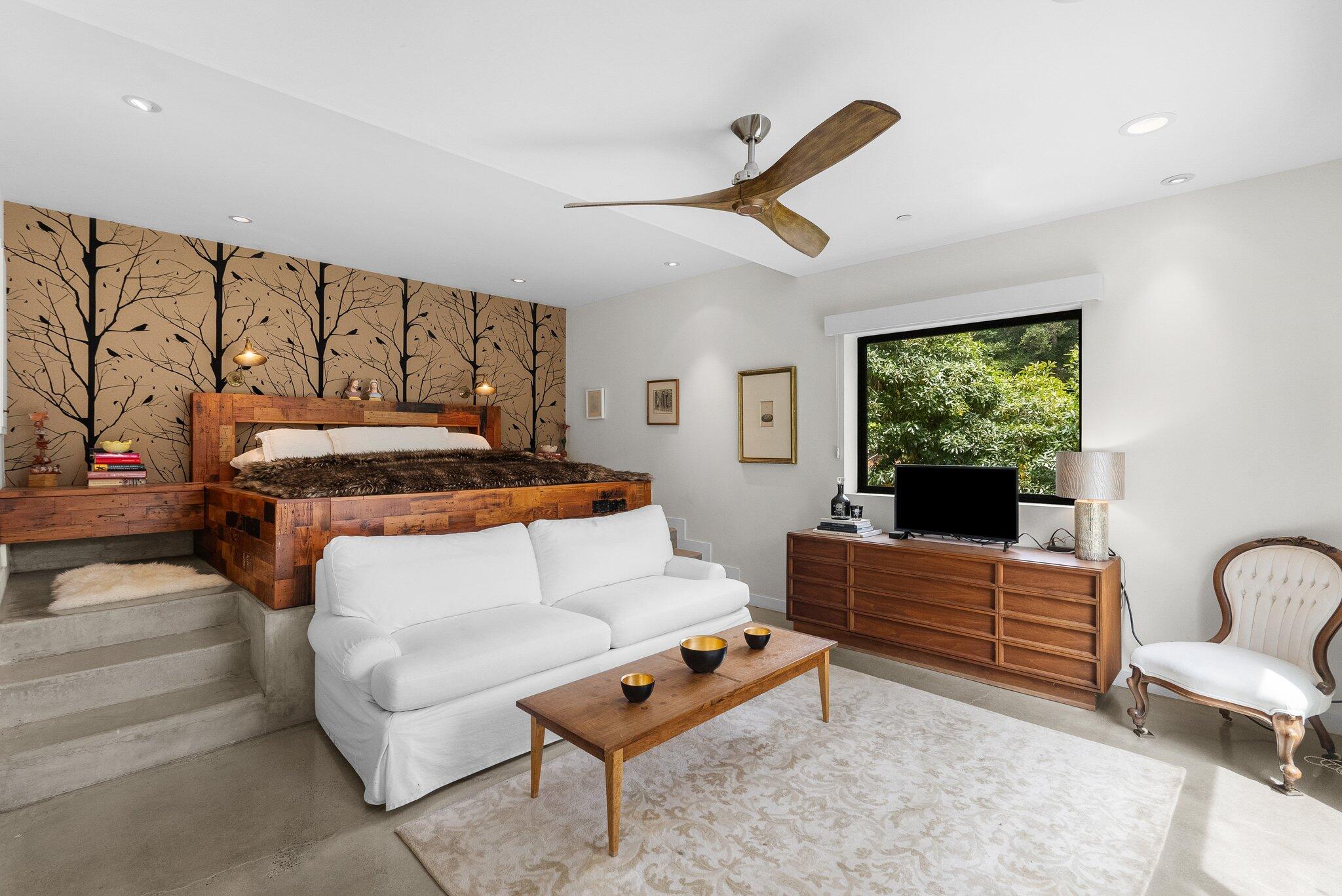 Goleta, California 93117, United States, 5 Bedrooms Bedrooms, ,5 BathroomsBathrooms,Residential,Active,103844