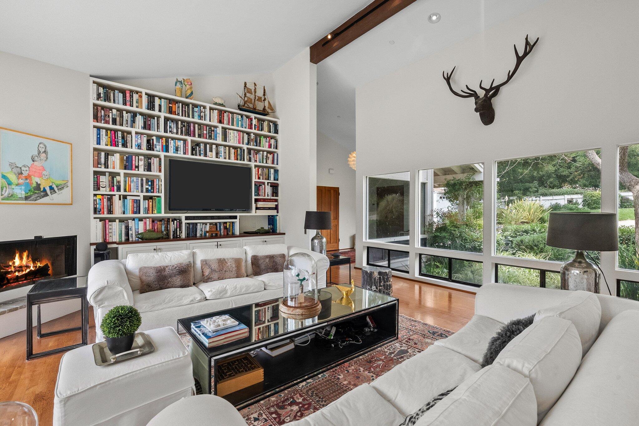 Goleta, California 93117, United States, 5 Bedrooms Bedrooms, ,5 BathroomsBathrooms,Residential,Active,103844