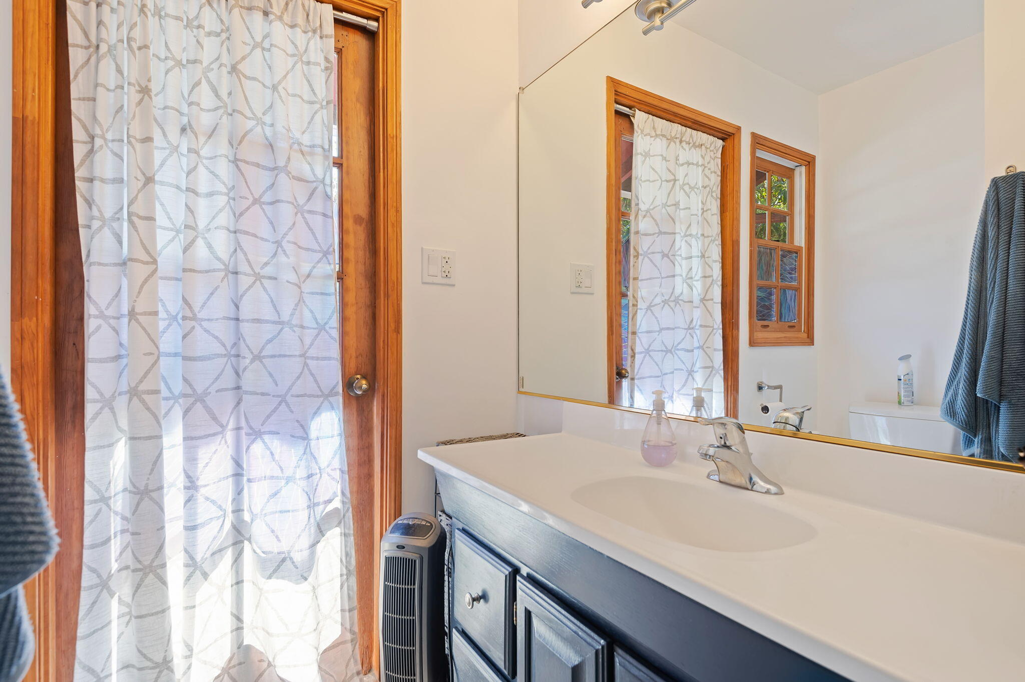 Santa Barbara, California 93103, United States, ,Residential,Active,76546