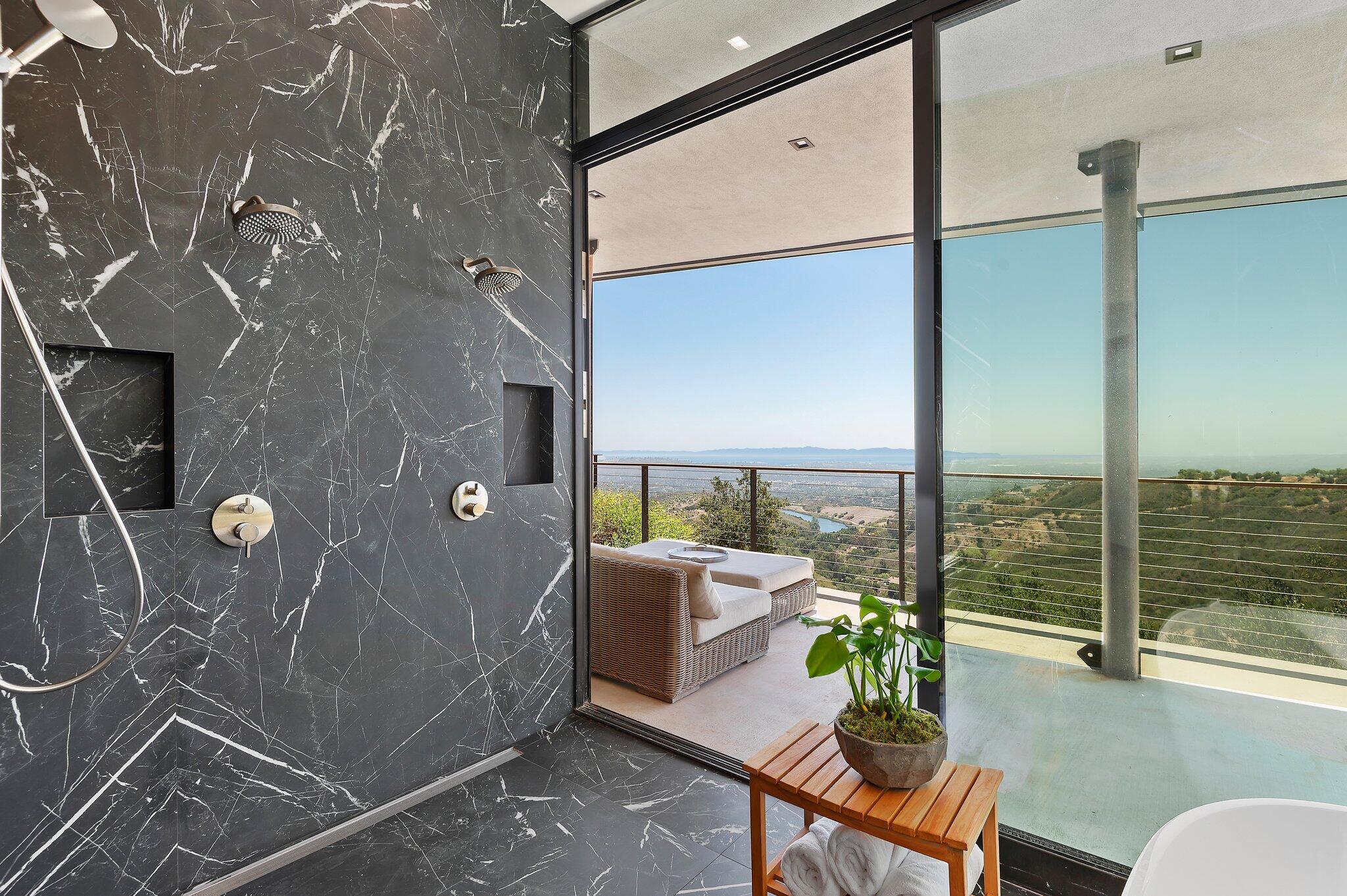 Santa Barbara, California 93105, United States, 4 Bedrooms Bedrooms, ,5 BathroomsBathrooms,Residential,Active,216507