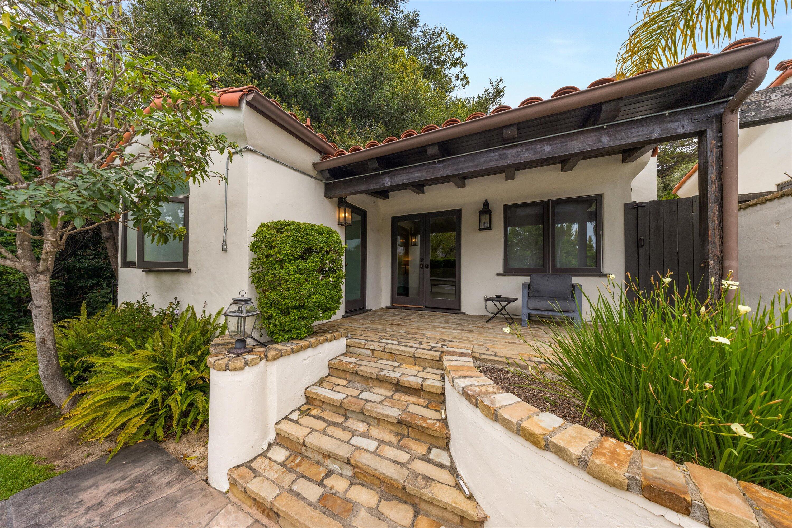 Montecito, California 93108, United States, 4 Bedrooms Bedrooms, ,5 BathroomsBathrooms,Residential,Active,150279