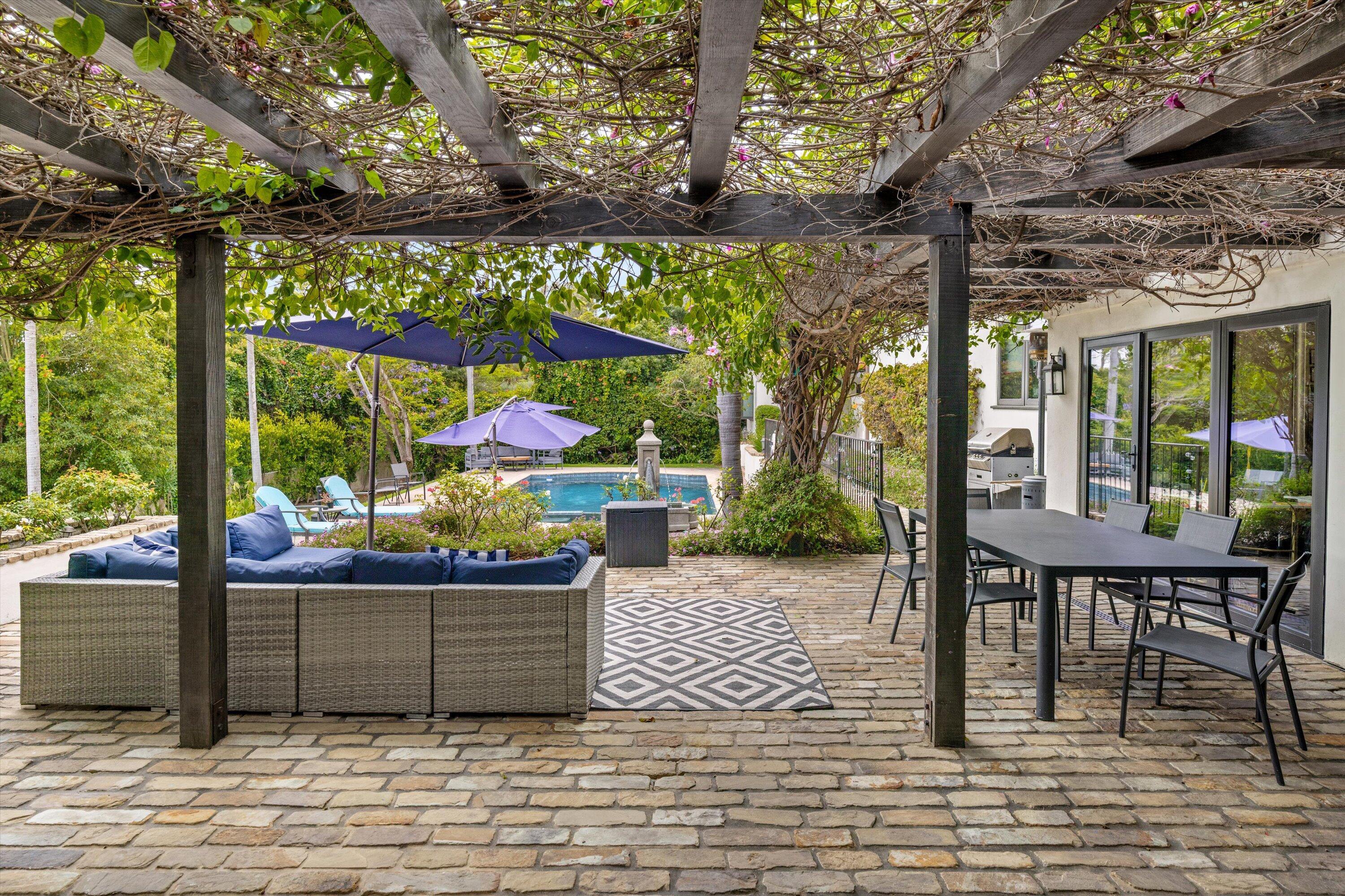 Montecito, California 93108, United States, 4 Bedrooms Bedrooms, ,5 BathroomsBathrooms,Residential,Active,150279