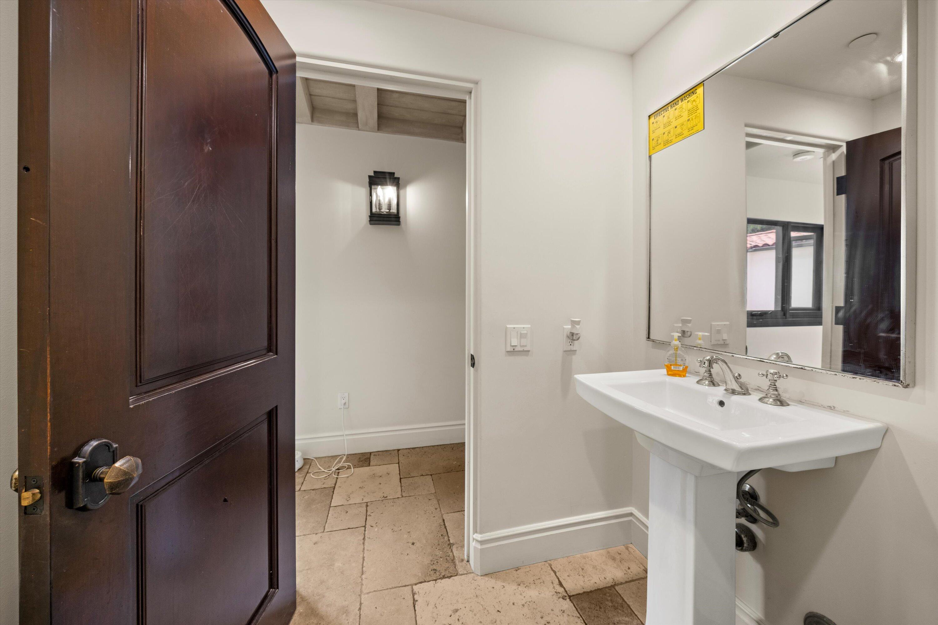 Montecito, California 93108, United States, 4 Bedrooms Bedrooms, ,5 BathroomsBathrooms,Residential,Active,150279