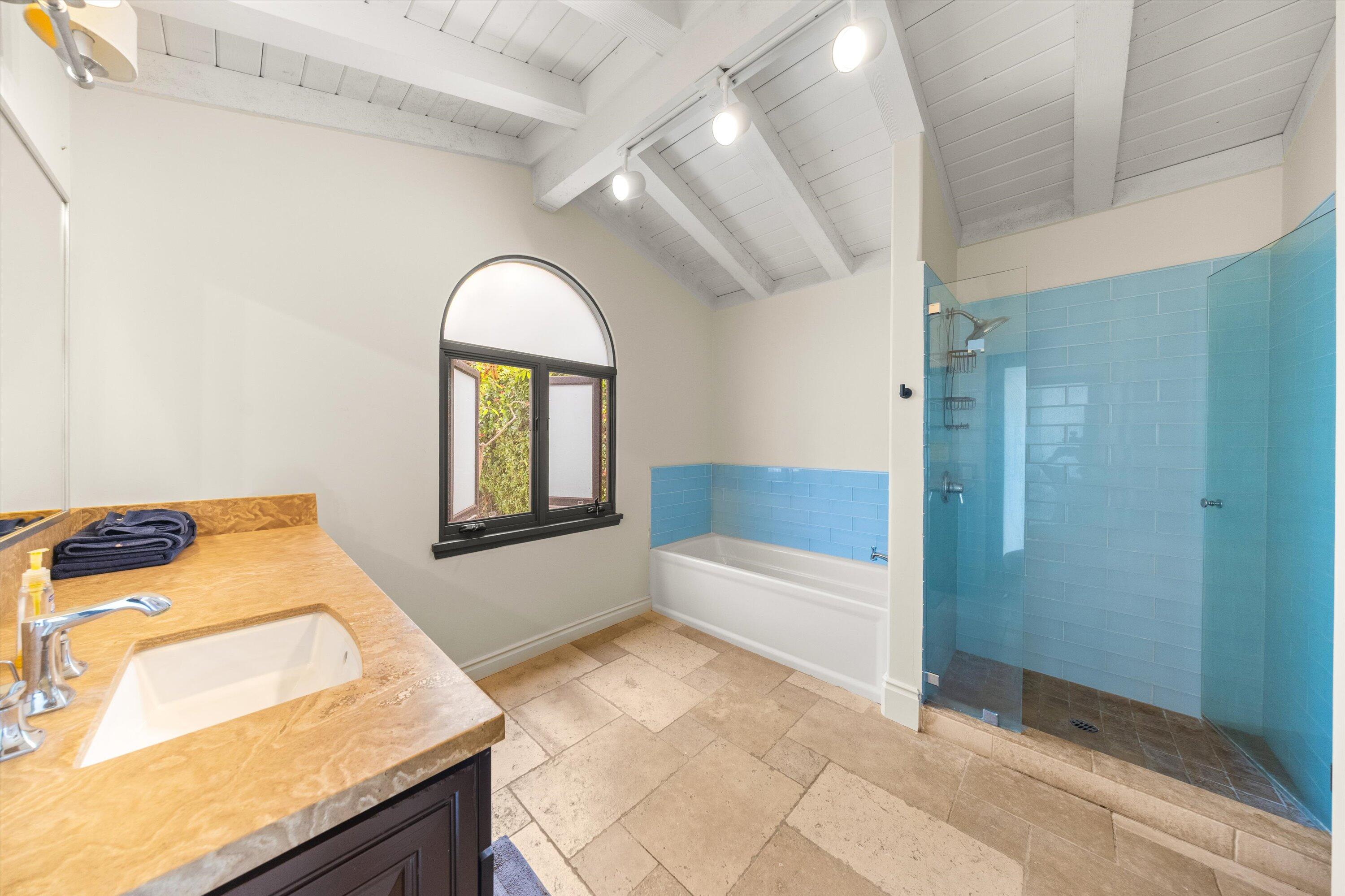 Montecito, California 93108, United States, 4 Bedrooms Bedrooms, ,5 BathroomsBathrooms,Residential,Active,150279