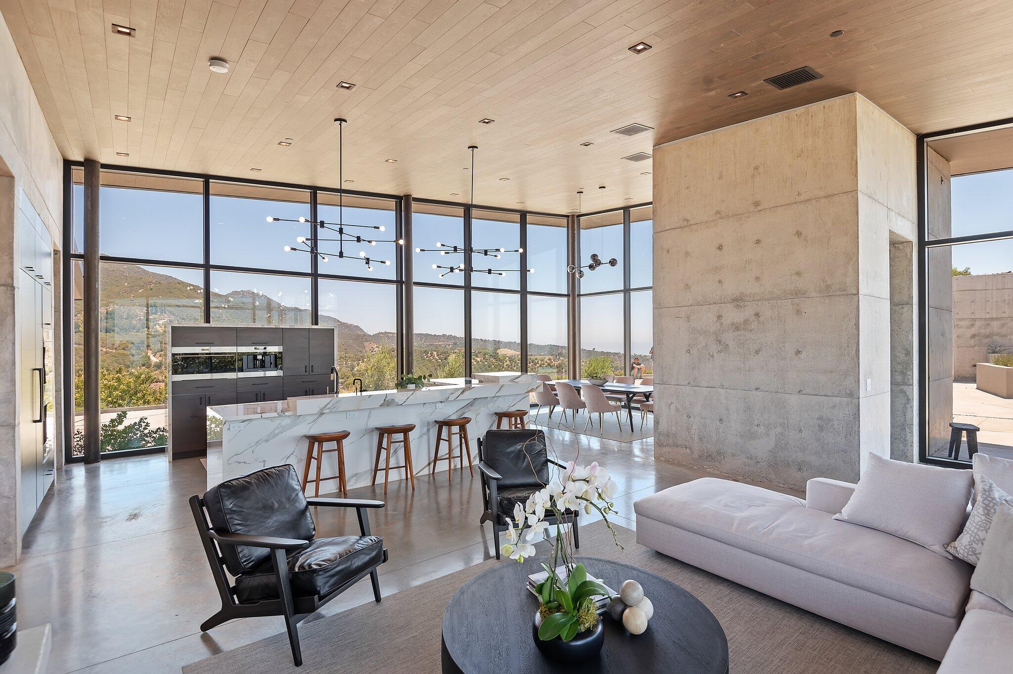 Santa Barbara, California 93105, United States, 4 Bedrooms Bedrooms, ,5 BathroomsBathrooms,Residential,Active,37442