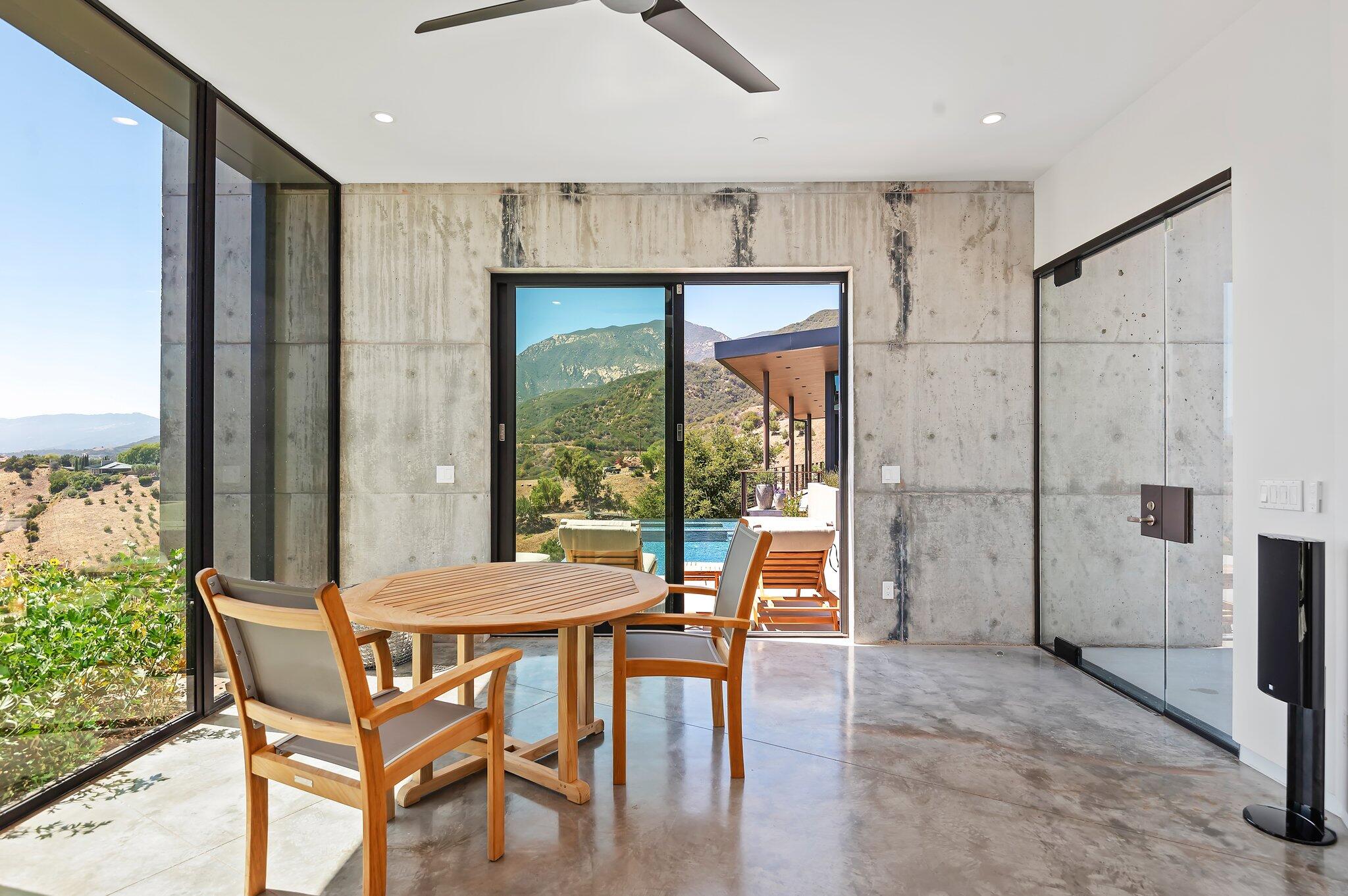 Santa Barbara, California 93105, United States, 4 Bedrooms Bedrooms, ,5 BathroomsBathrooms,Residential,Active,37442