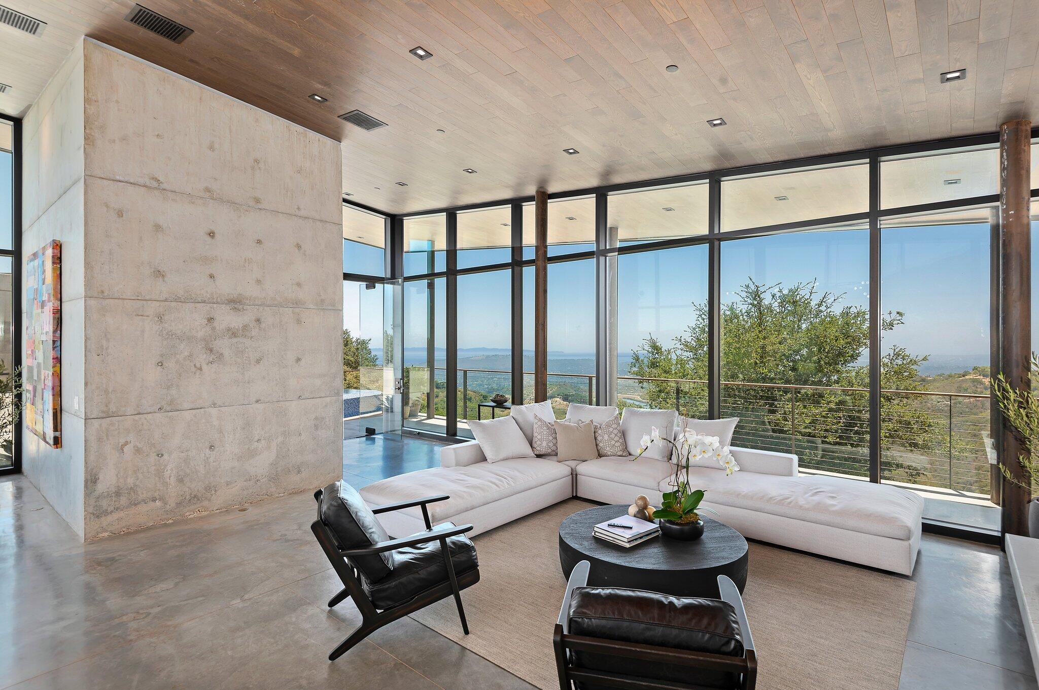 Santa Barbara, California 93105, United States, 4 Bedrooms Bedrooms, ,5 BathroomsBathrooms,Residential,Active,37442