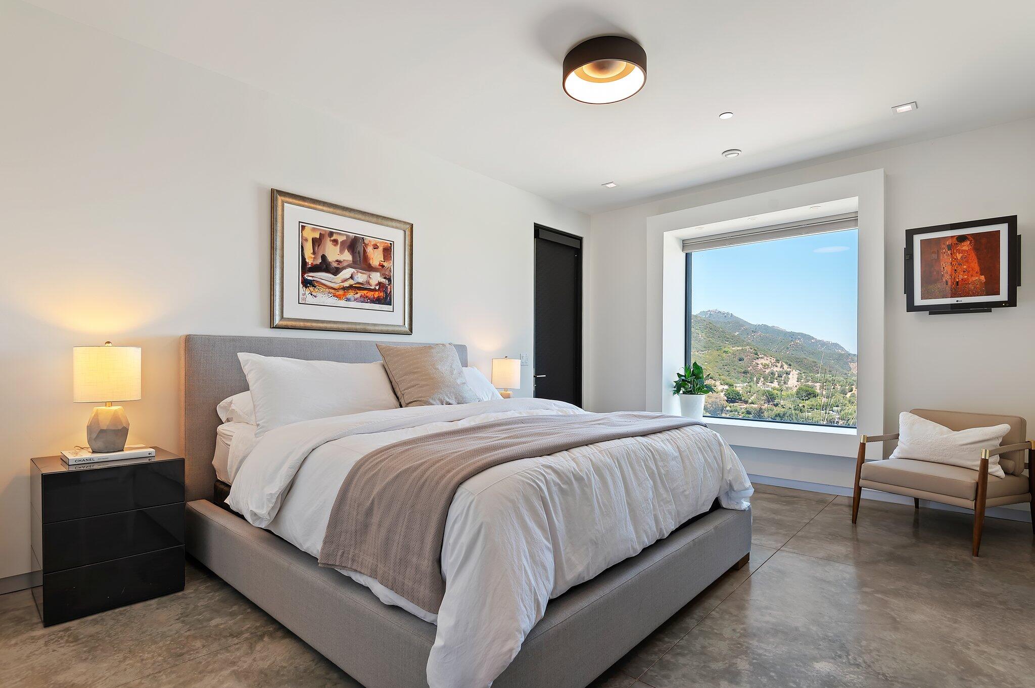 Santa Barbara, California 93105, United States, 4 Bedrooms Bedrooms, ,5 BathroomsBathrooms,Residential,Active,37442