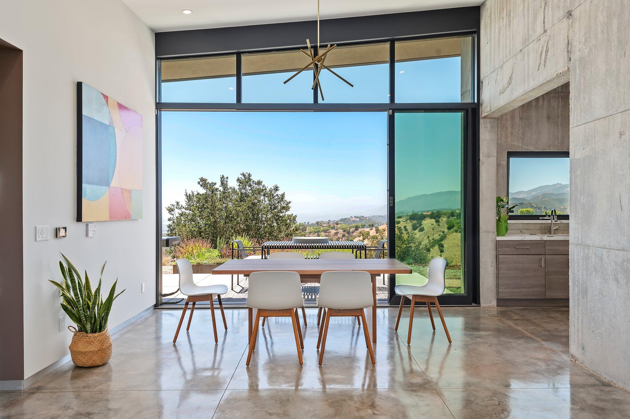 Santa Barbara, California 93105, United States, 4 Bedrooms Bedrooms, ,5 BathroomsBathrooms,Residential,Active,37442