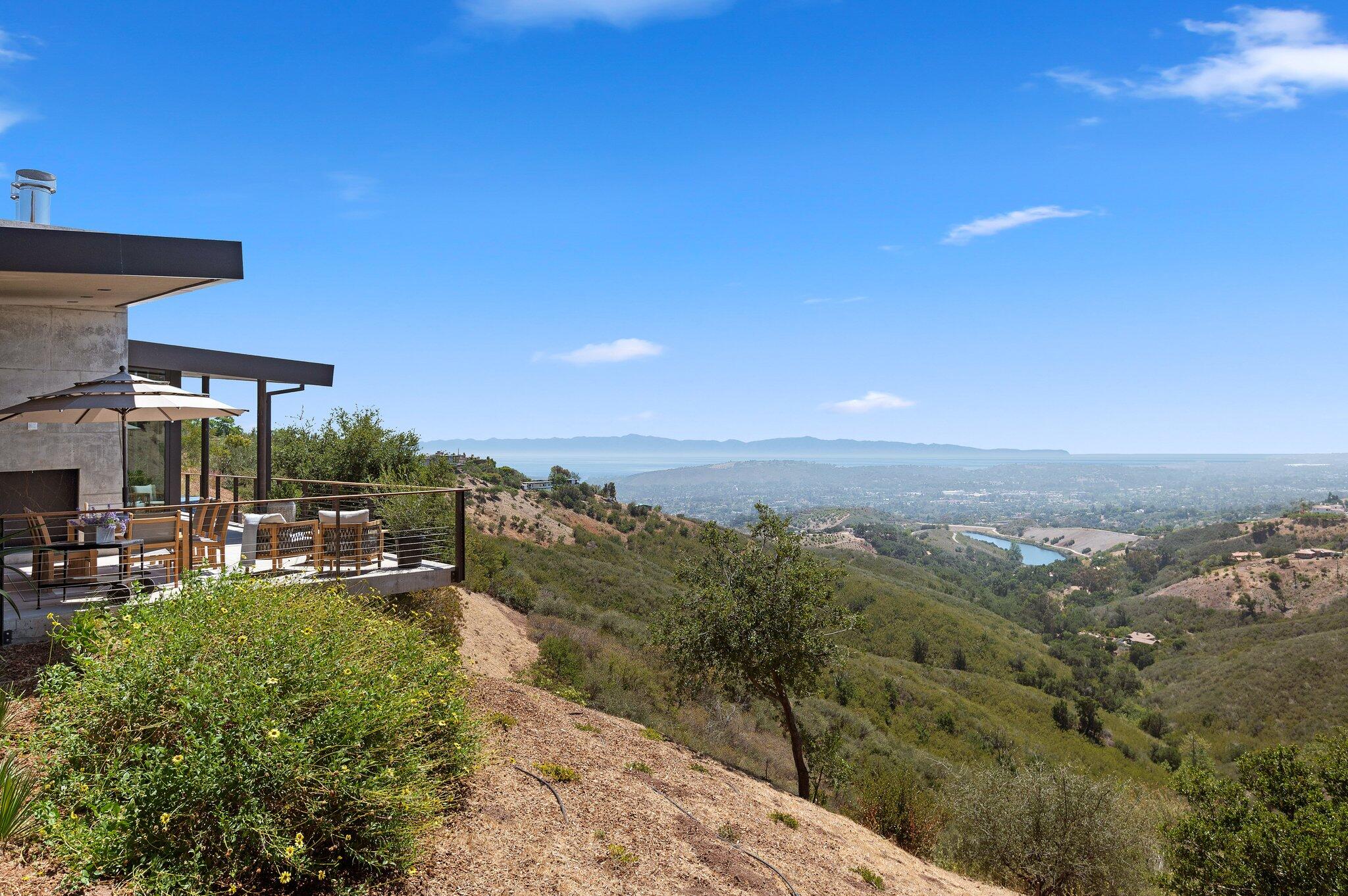 Santa Barbara, California 93105, United States, 4 Bedrooms Bedrooms, ,5 BathroomsBathrooms,Residential,Active,37442