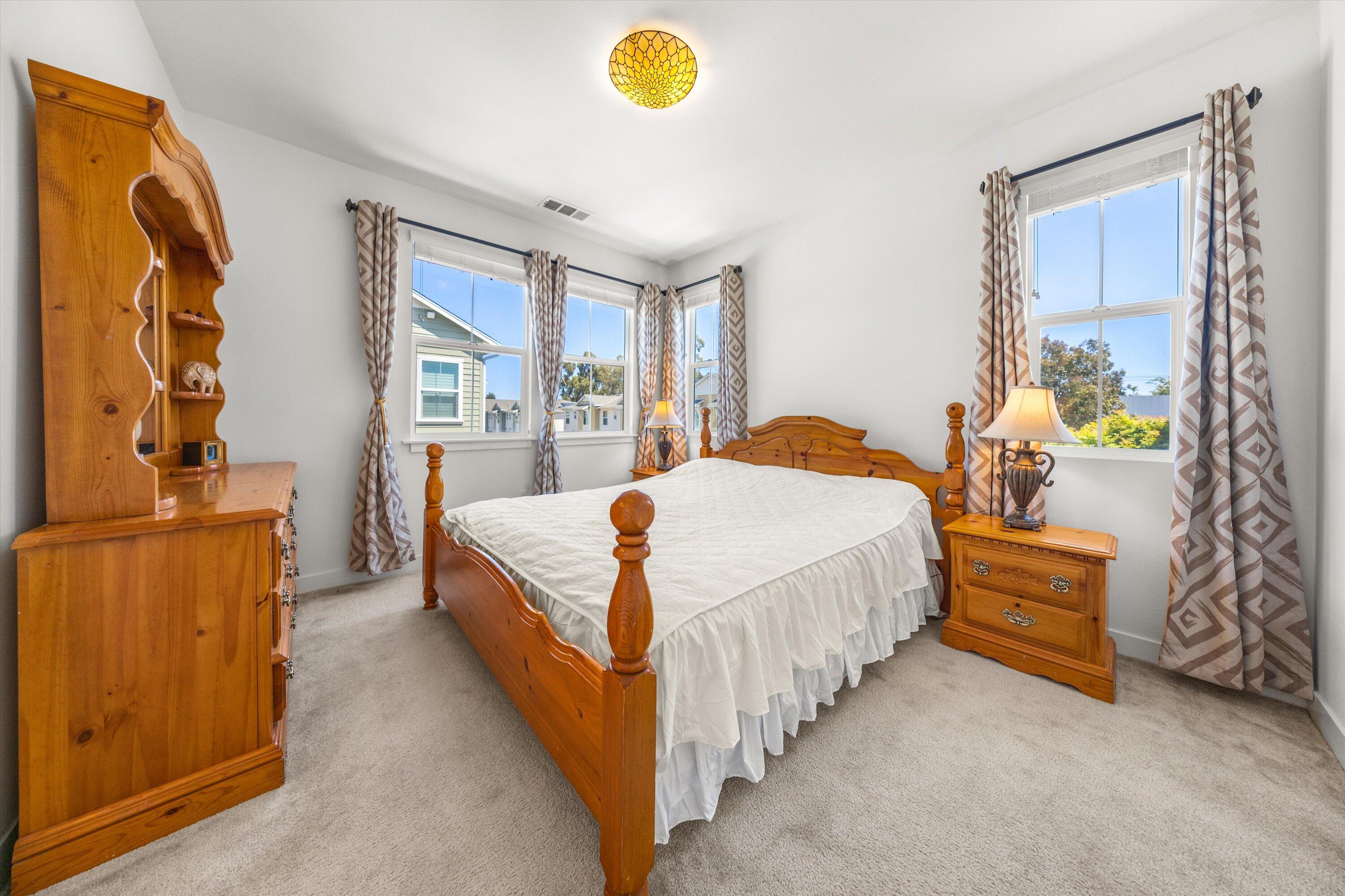 Goleta, California 93117, United States, 4 Bedrooms Bedrooms, ,4 BathroomsBathrooms,Residential,Active,134680