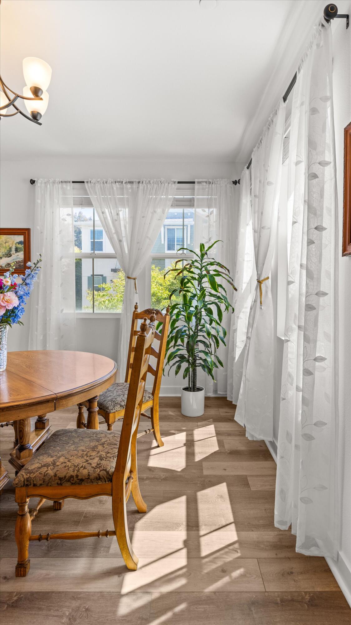 Goleta, California 93117, United States, 4 Bedrooms Bedrooms, ,4 BathroomsBathrooms,Residential,Active,134680